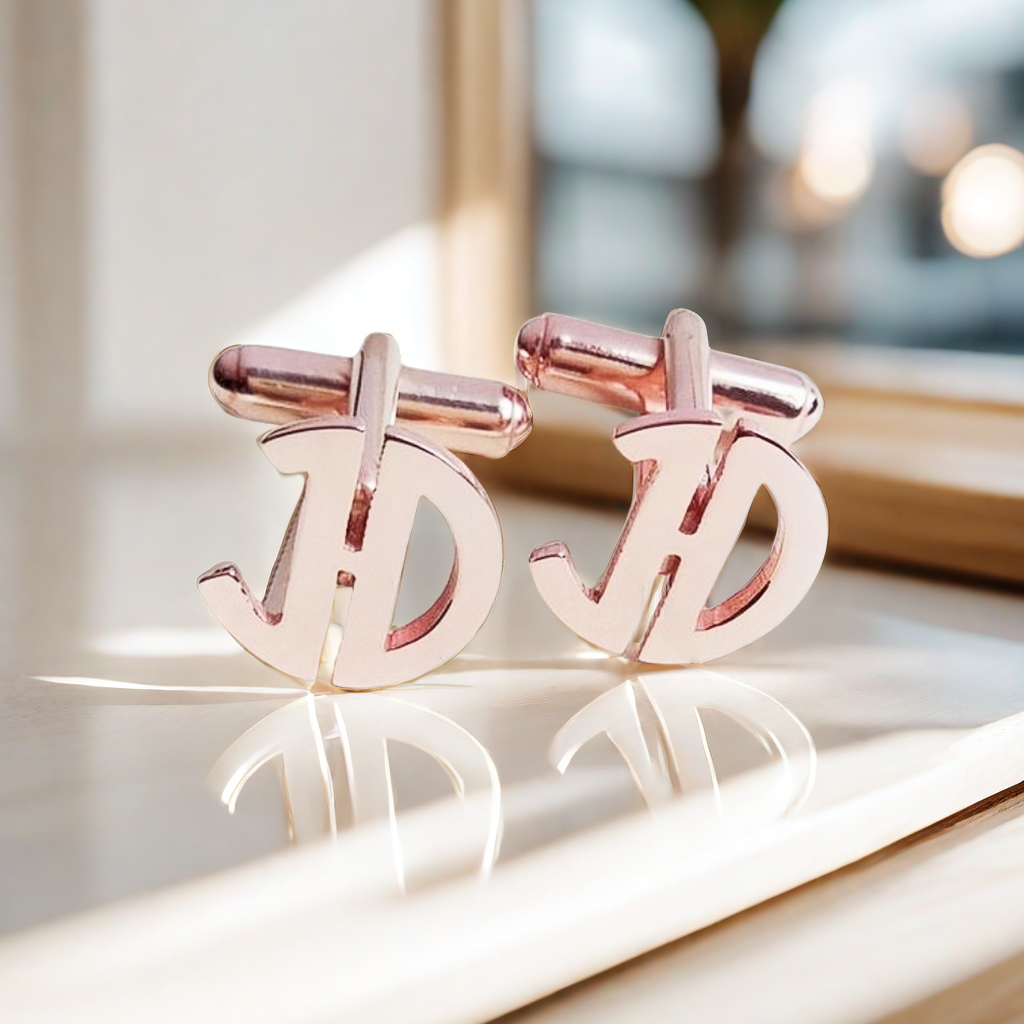 Monogram專屬字母標誌袖口鈕