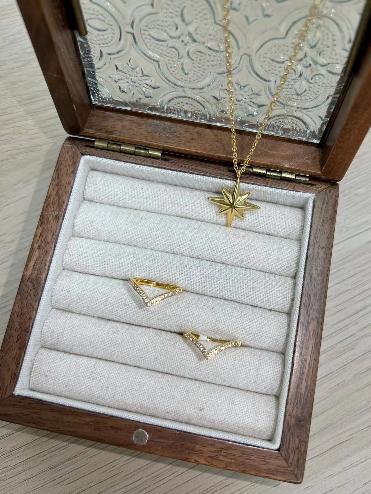 V03050 現貨-超唯美V型水鑽線戒