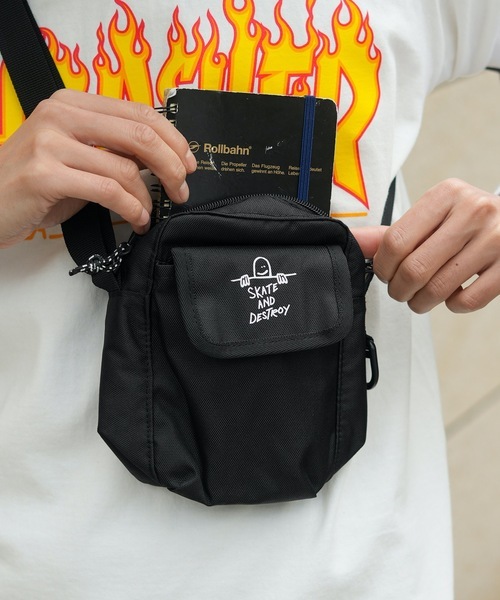 THRASHER / BENCHMARK MINI SHOULDER POUCH TATE