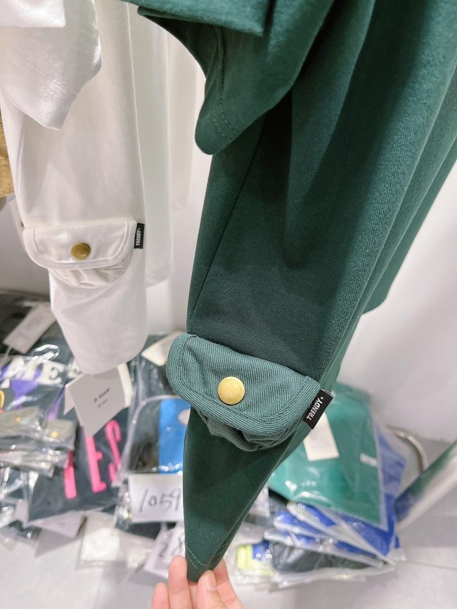 #男裝系列#壯壯男也OK!字母貼布下擺造型小口袋短袖上衣-兩色