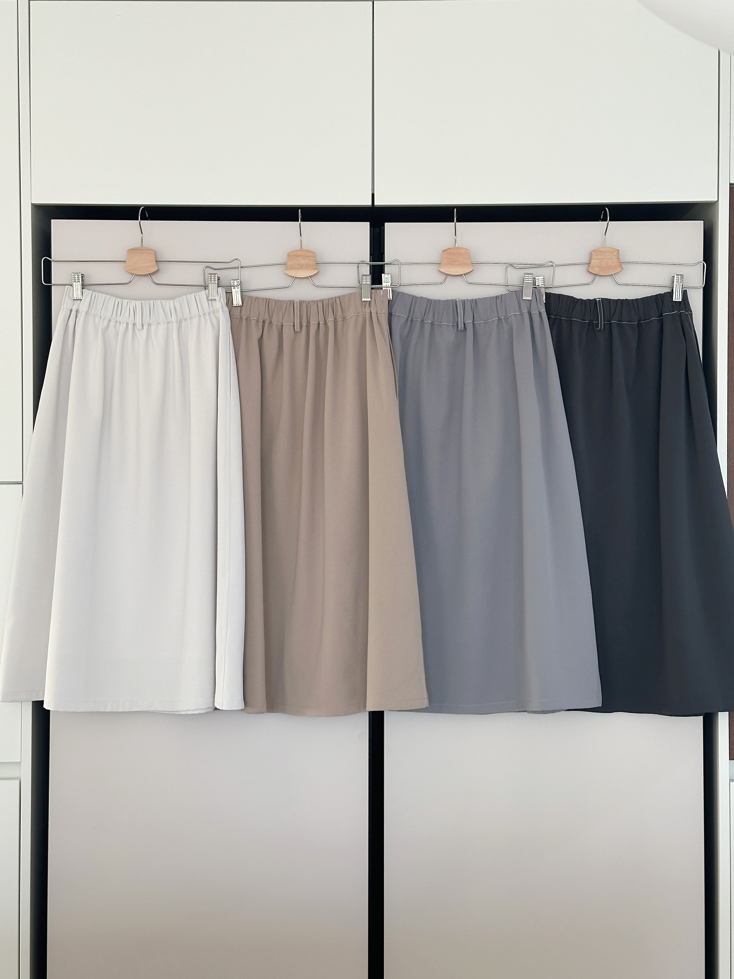 LSIBMADE09 明 線 垂 感 飄 逸 A-LINE 傘 裙 - 4 色