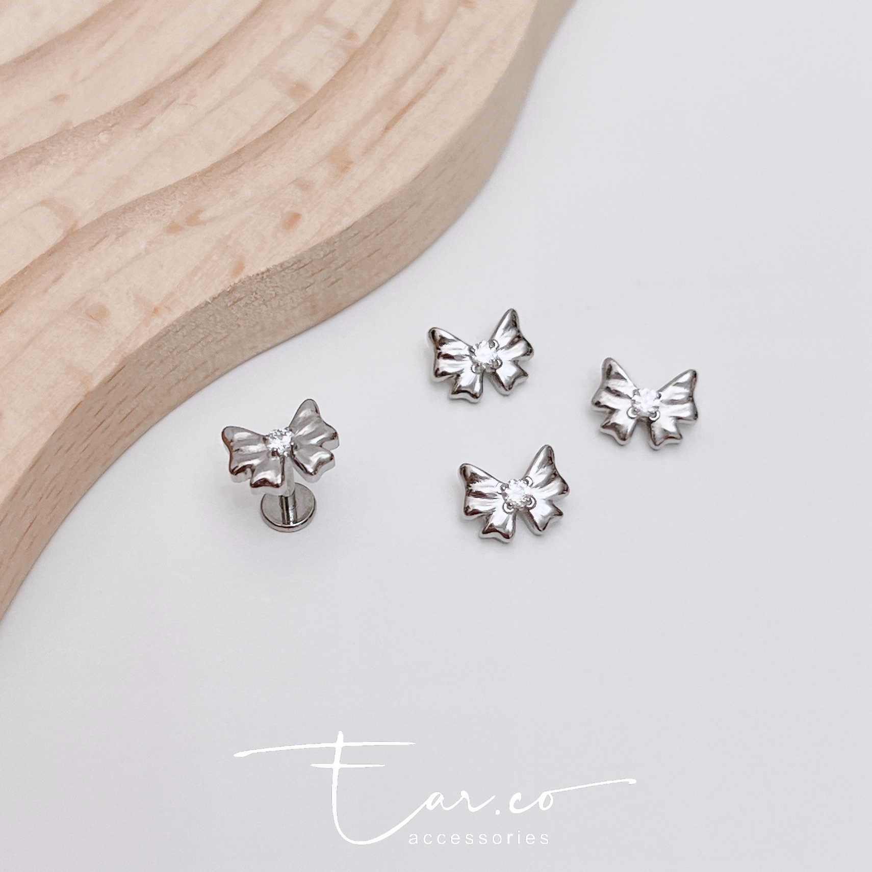 夢幻蝴蝶結平頭耳門/耳珠/耳骨釘 [G23 Titanium]