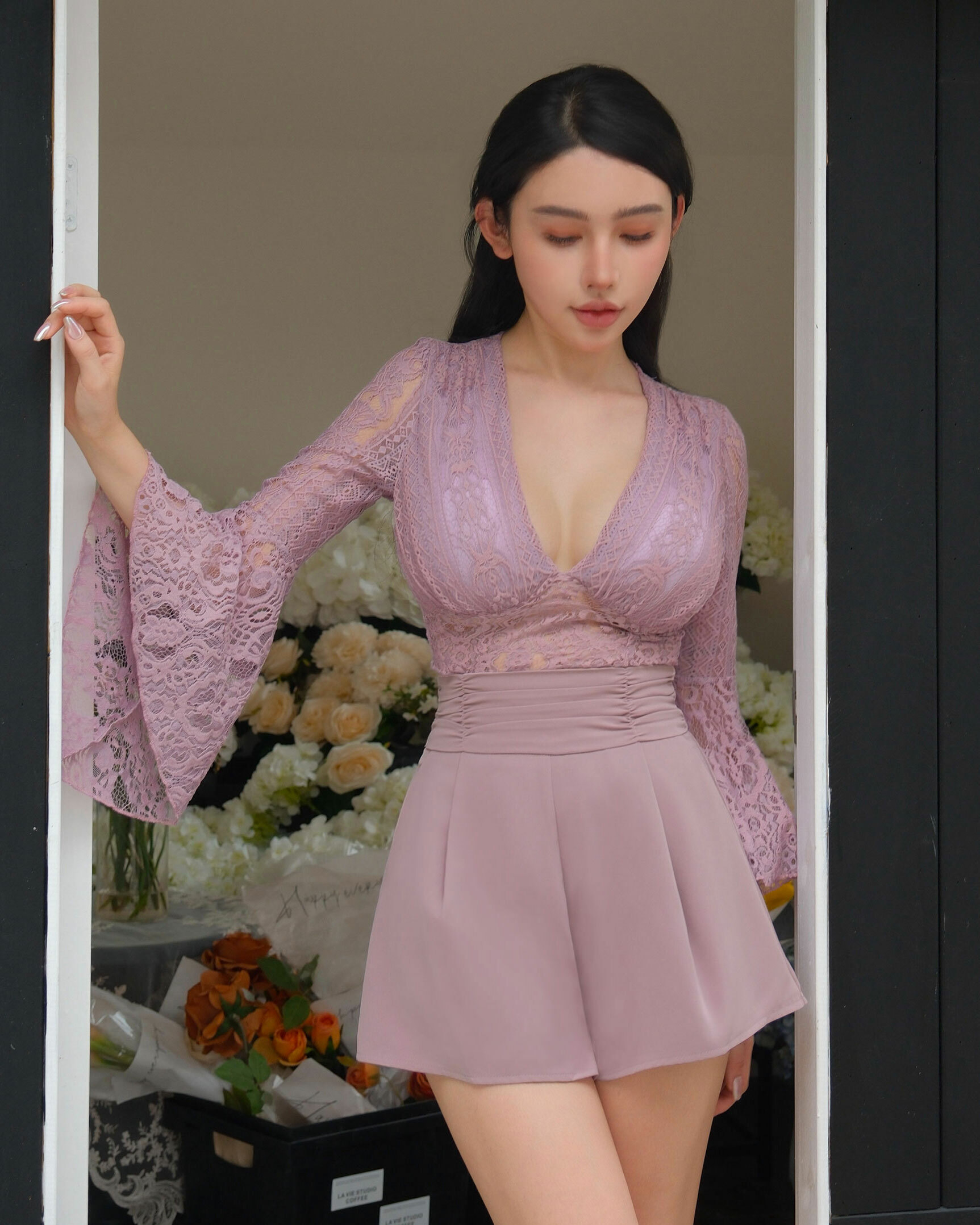 訂製-仙境蕾絲深V水袖上衣