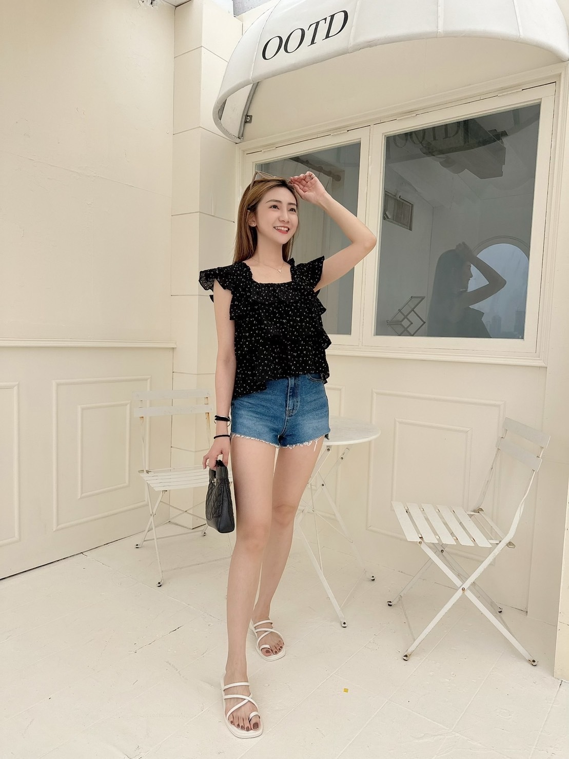 ［預購］🔥04.10春夏新品］💥歐膩ㄉ最愛］韓版ㄩ領小碎花荷葉袖口蛋糕背心洋（性感黑/兩色）