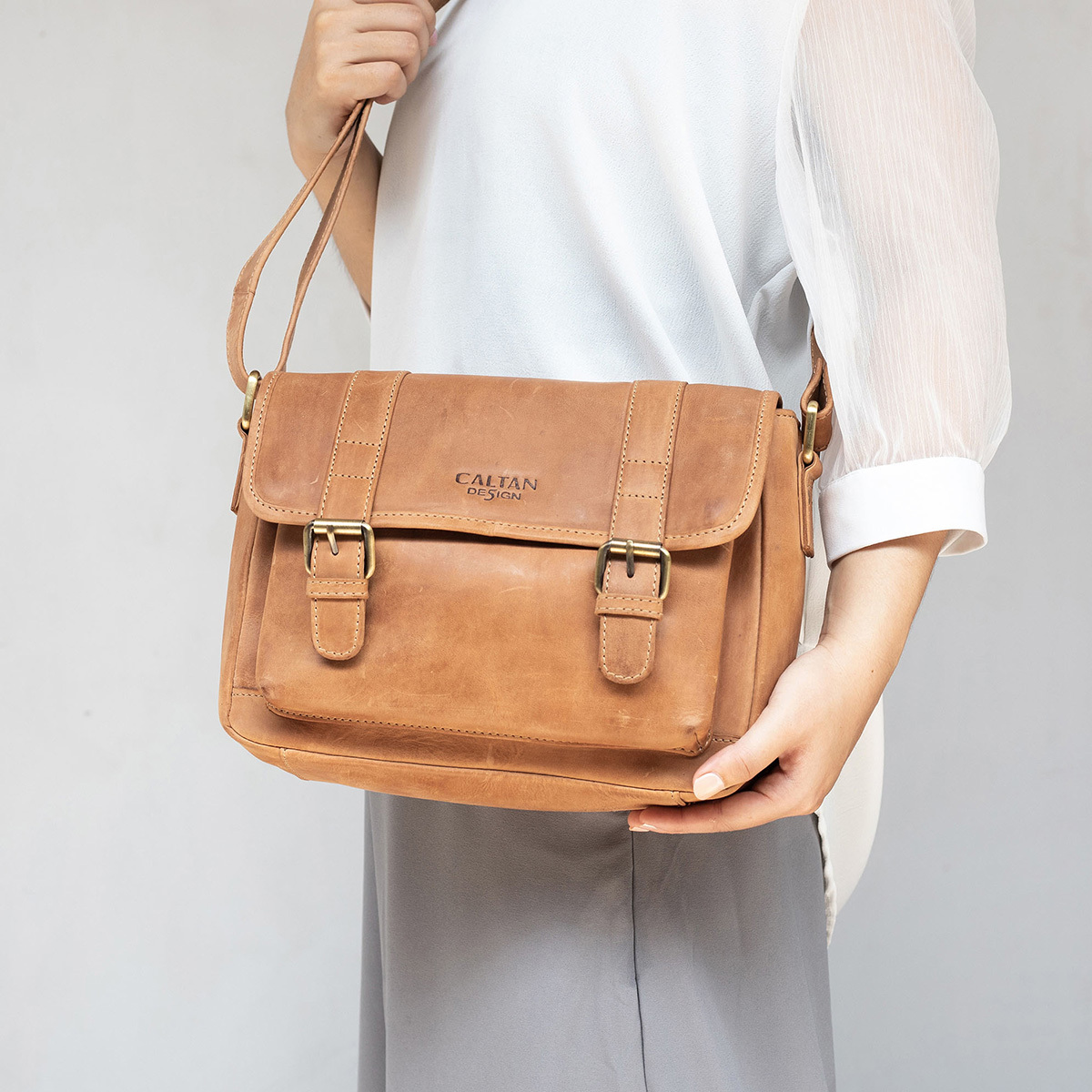 學院風真皮斜背小方包-五色(5243)