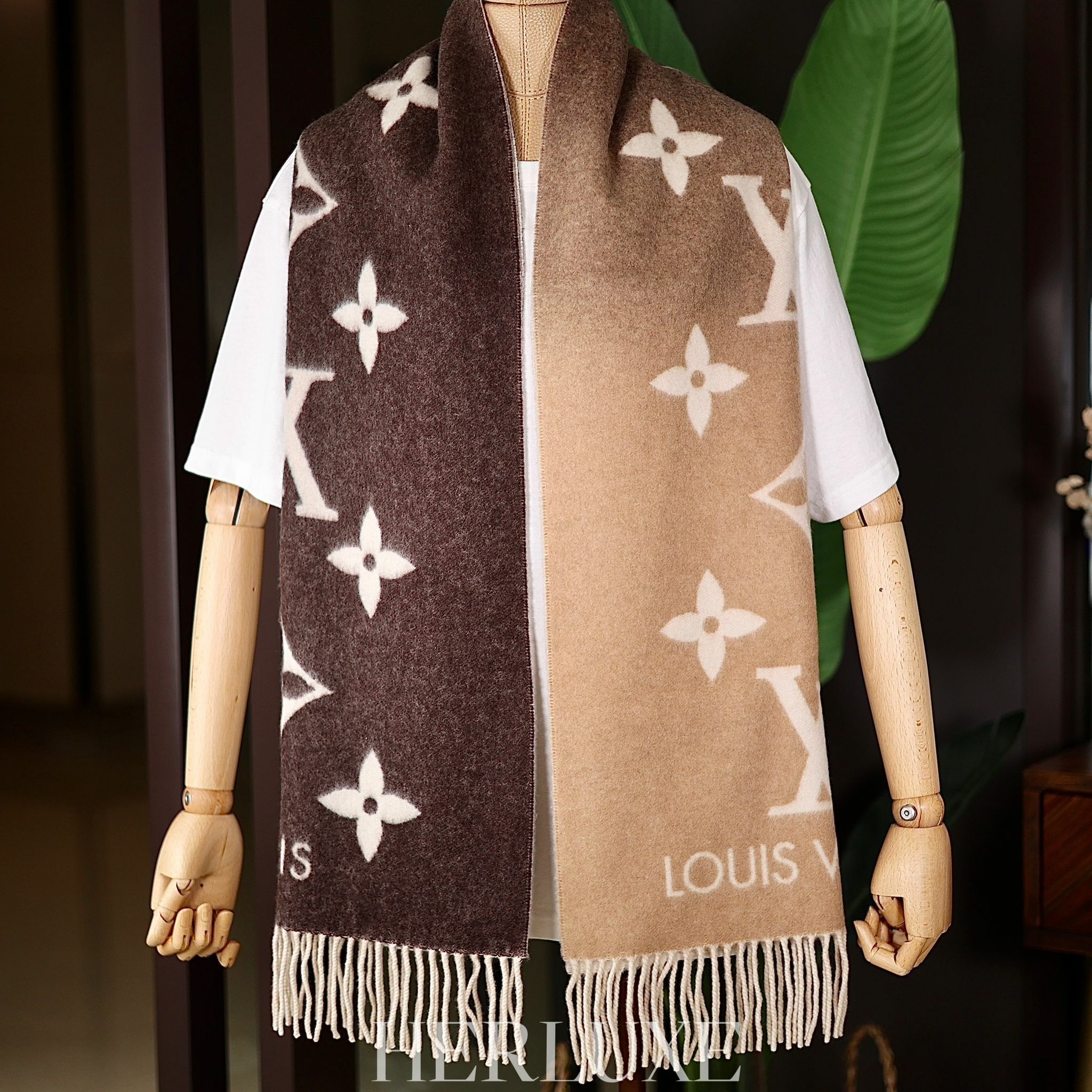 Louis Vuitton M73675 Reykjavik gradient scarf beige cashemire 190x45cm