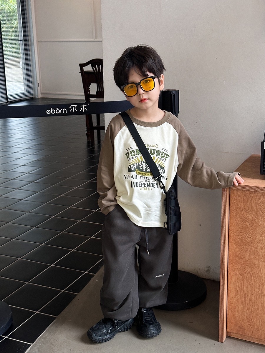 拚色插畫長袖上衣