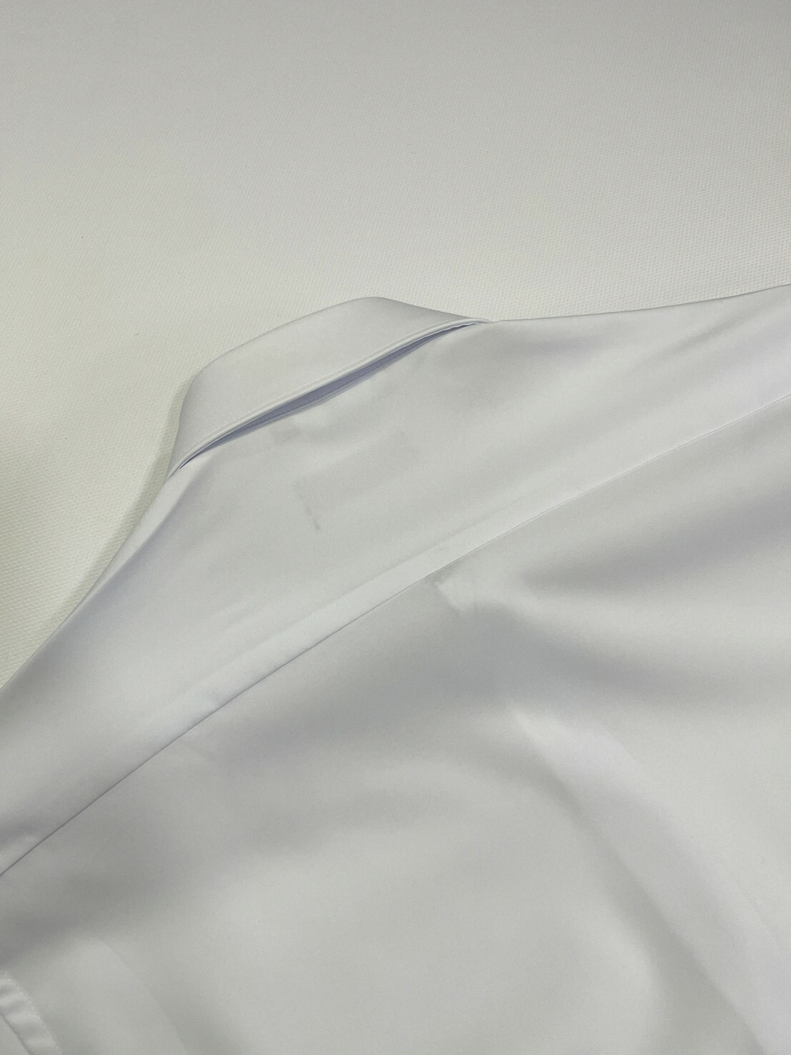 素色彈性配布白襯衫 8