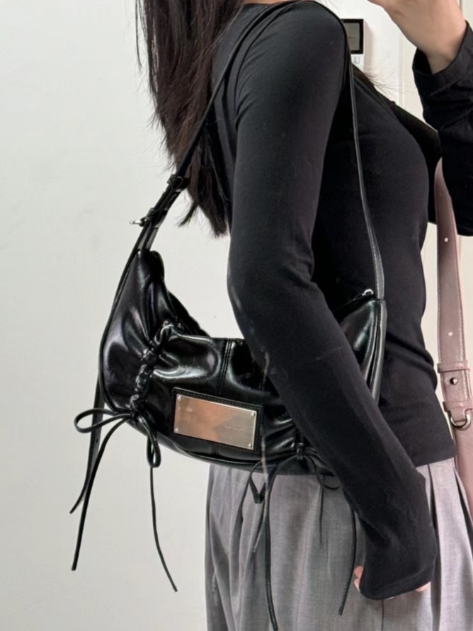 【現貨】MATIN KIM HALF SHIRRING RIBBON ROUND BAG 蝴蝶結包 黑色 MK2411BG002M