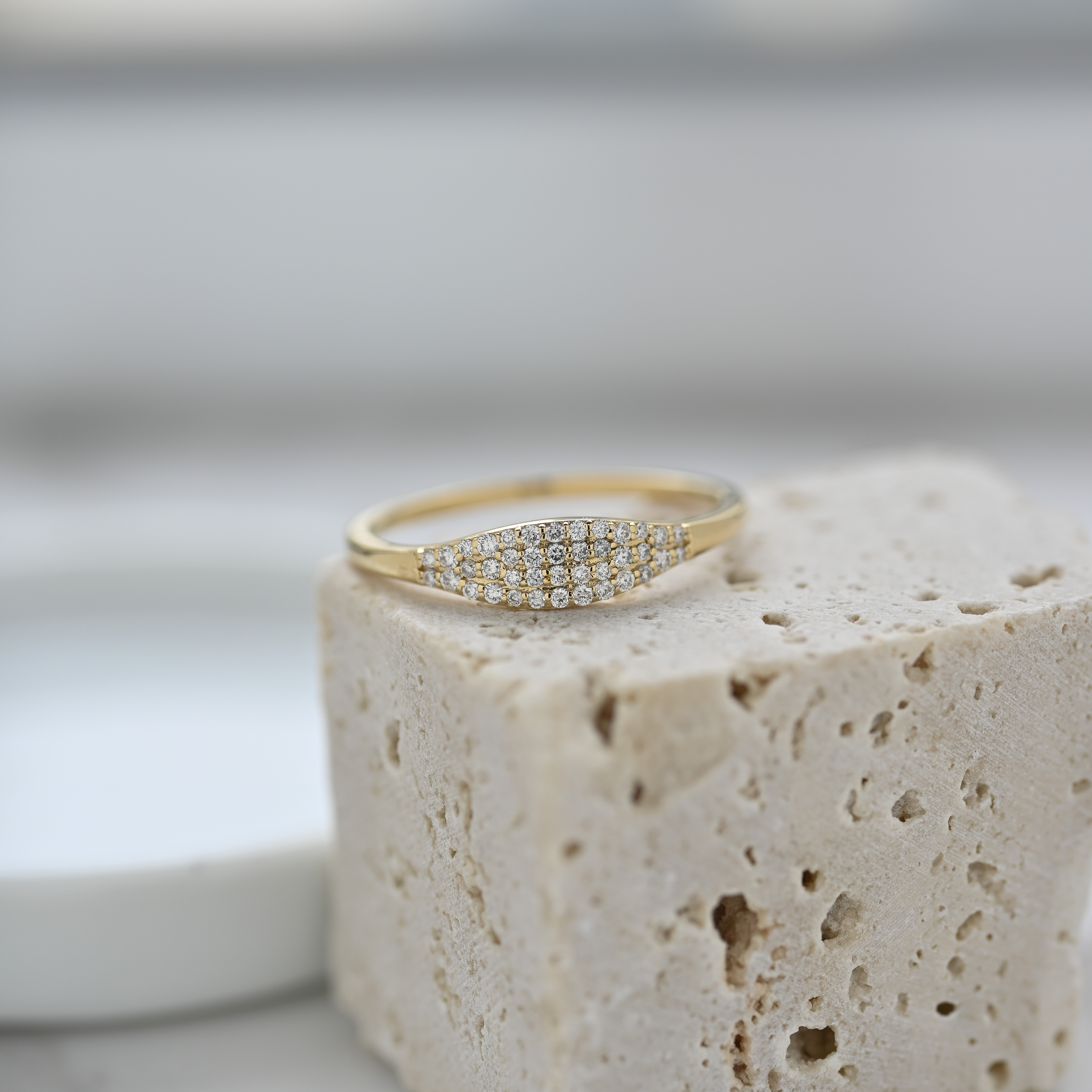 18K Sig Diamond RIng