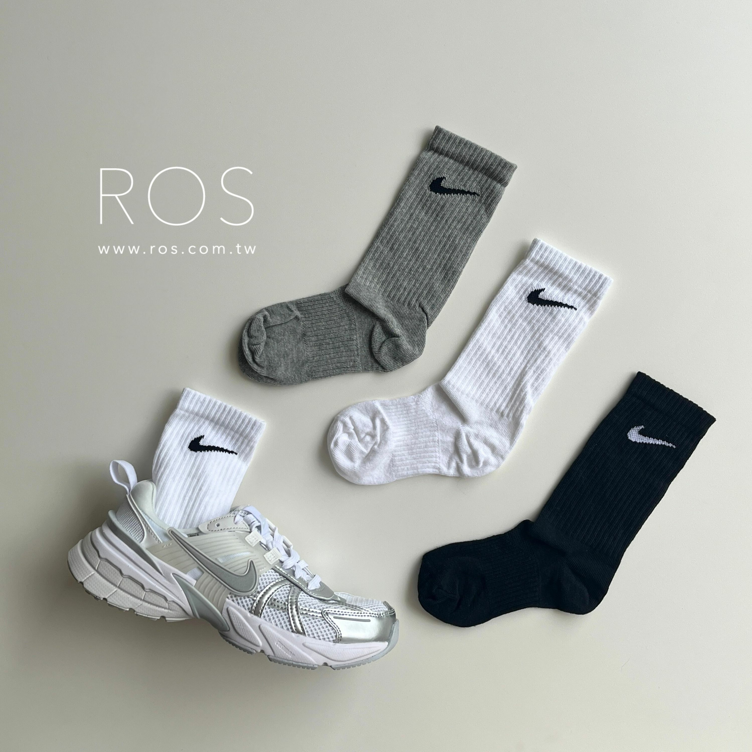 Nike 三色小勾中筒襪