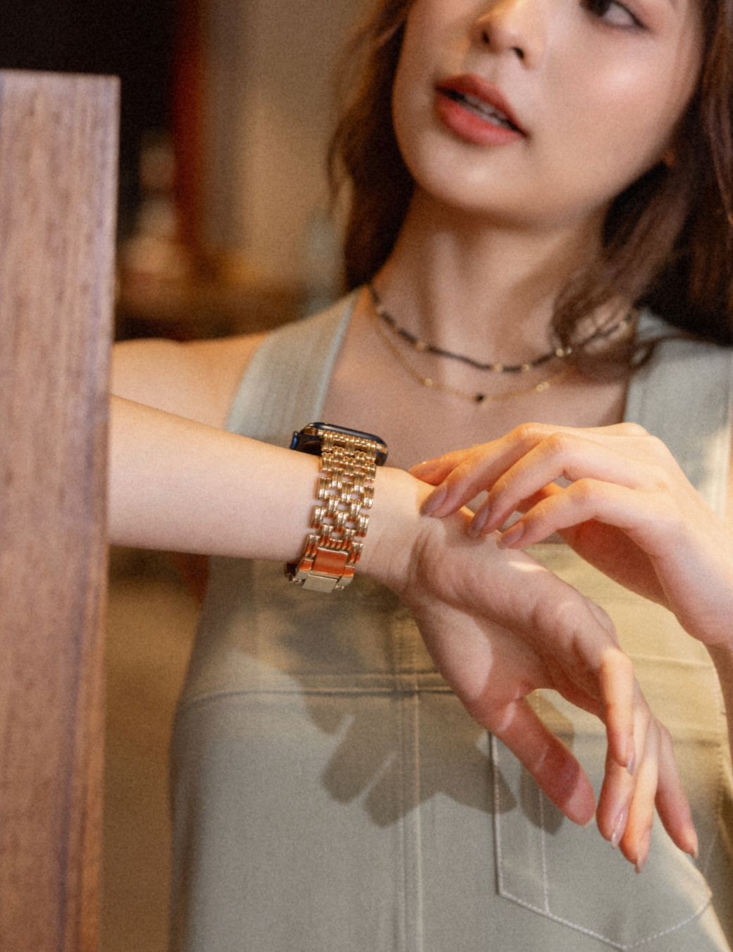 Apple Watch 經典波紋鏤空錶帶（金色）