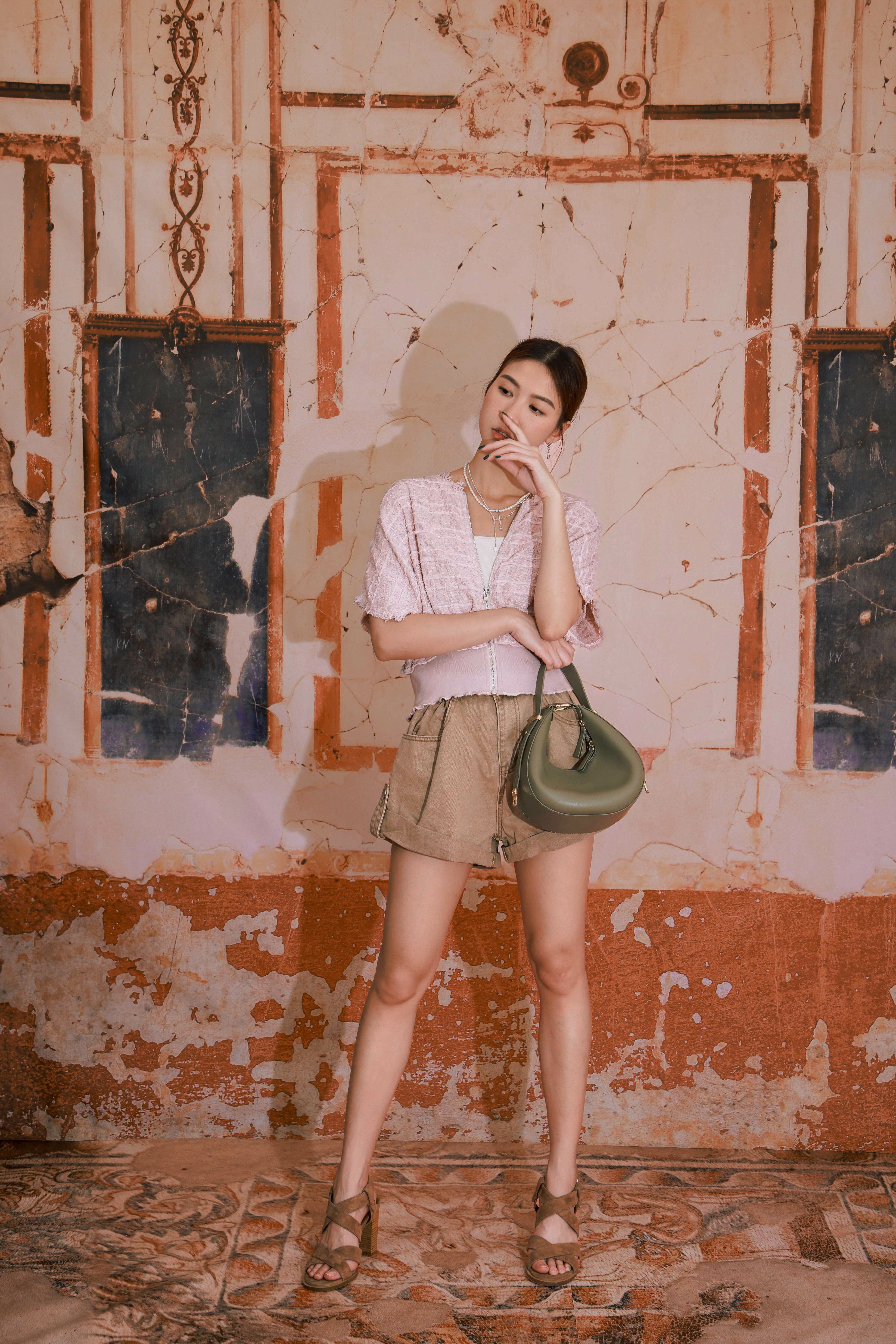 造型 819（外套＋上衣＋短褲）