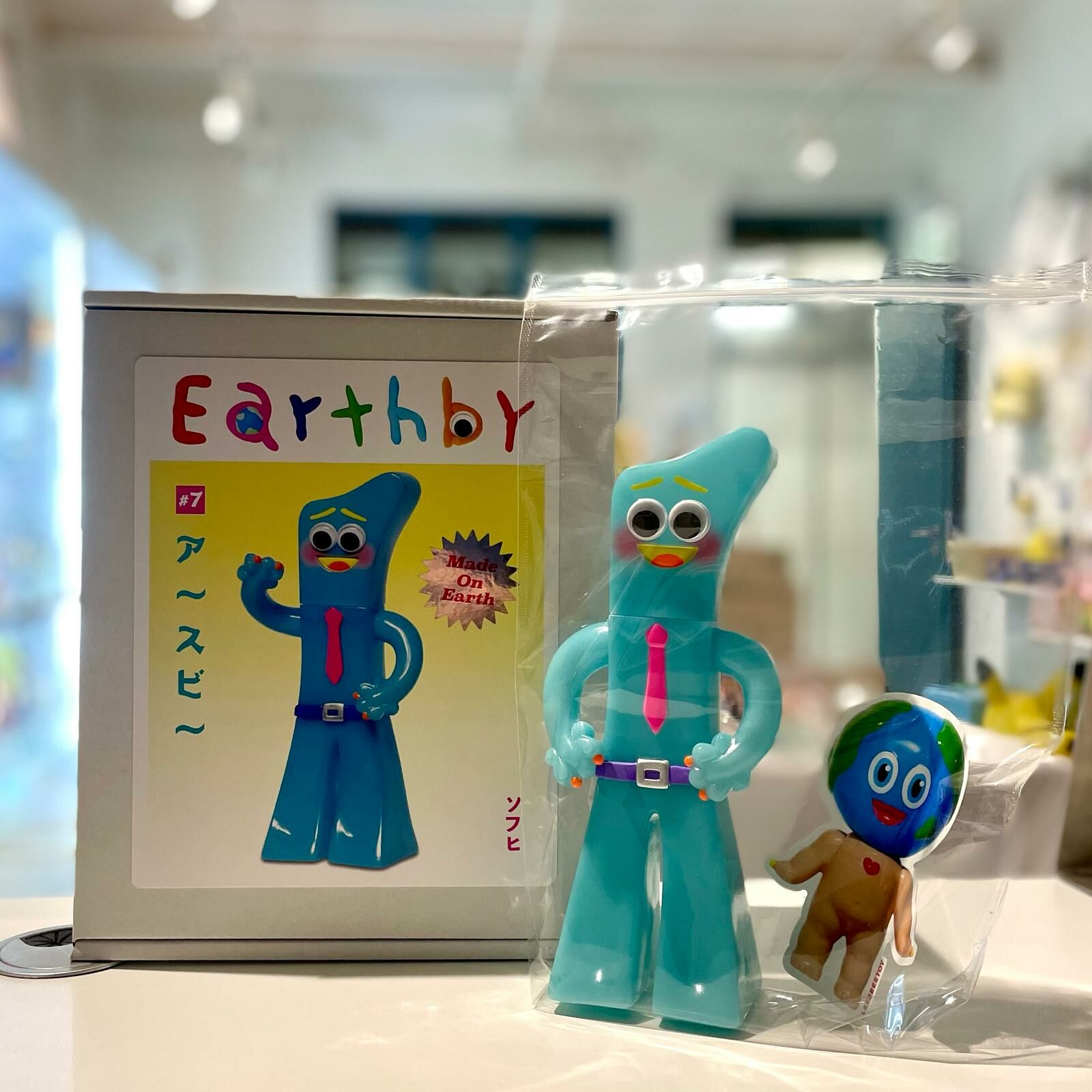 EARTHBY #07 Glow in Dark (LeeeeeeToy)