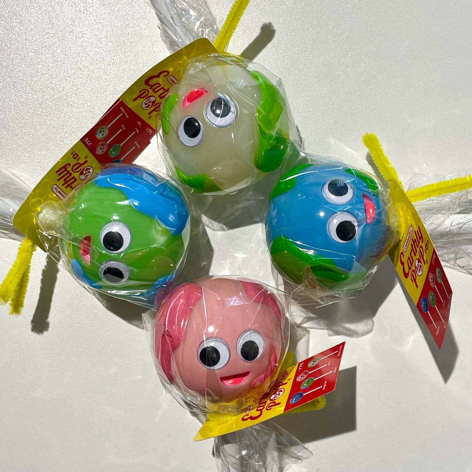 地球珍寶珠  EARTHLY POP KEYCHAIN (LeeeeeeToy)