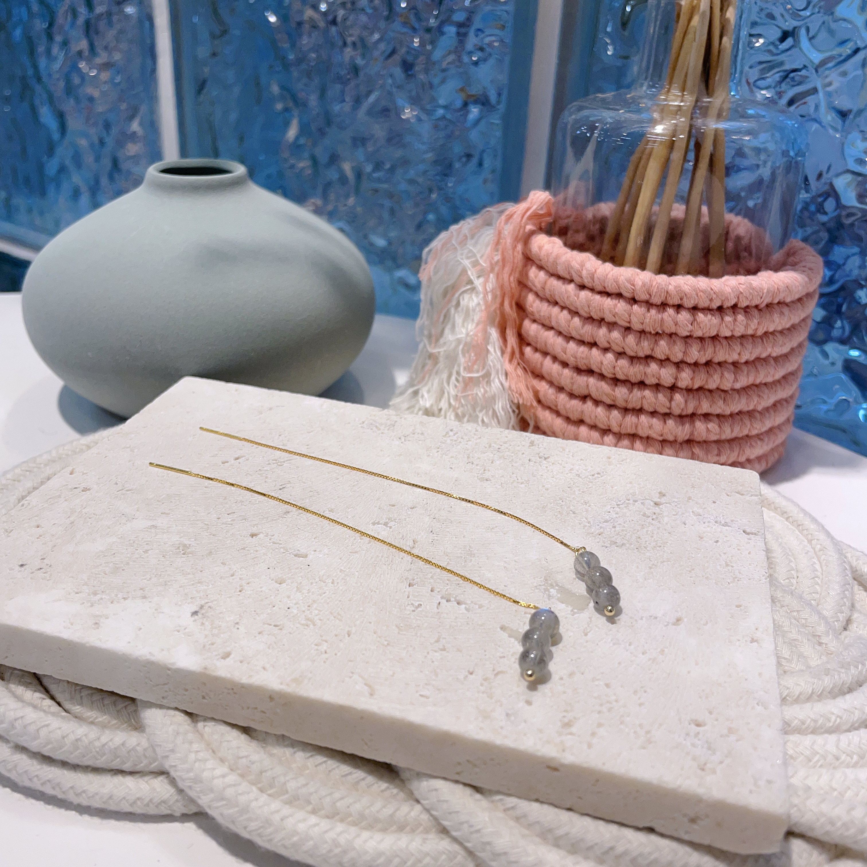 純銀灰月亮線耳環