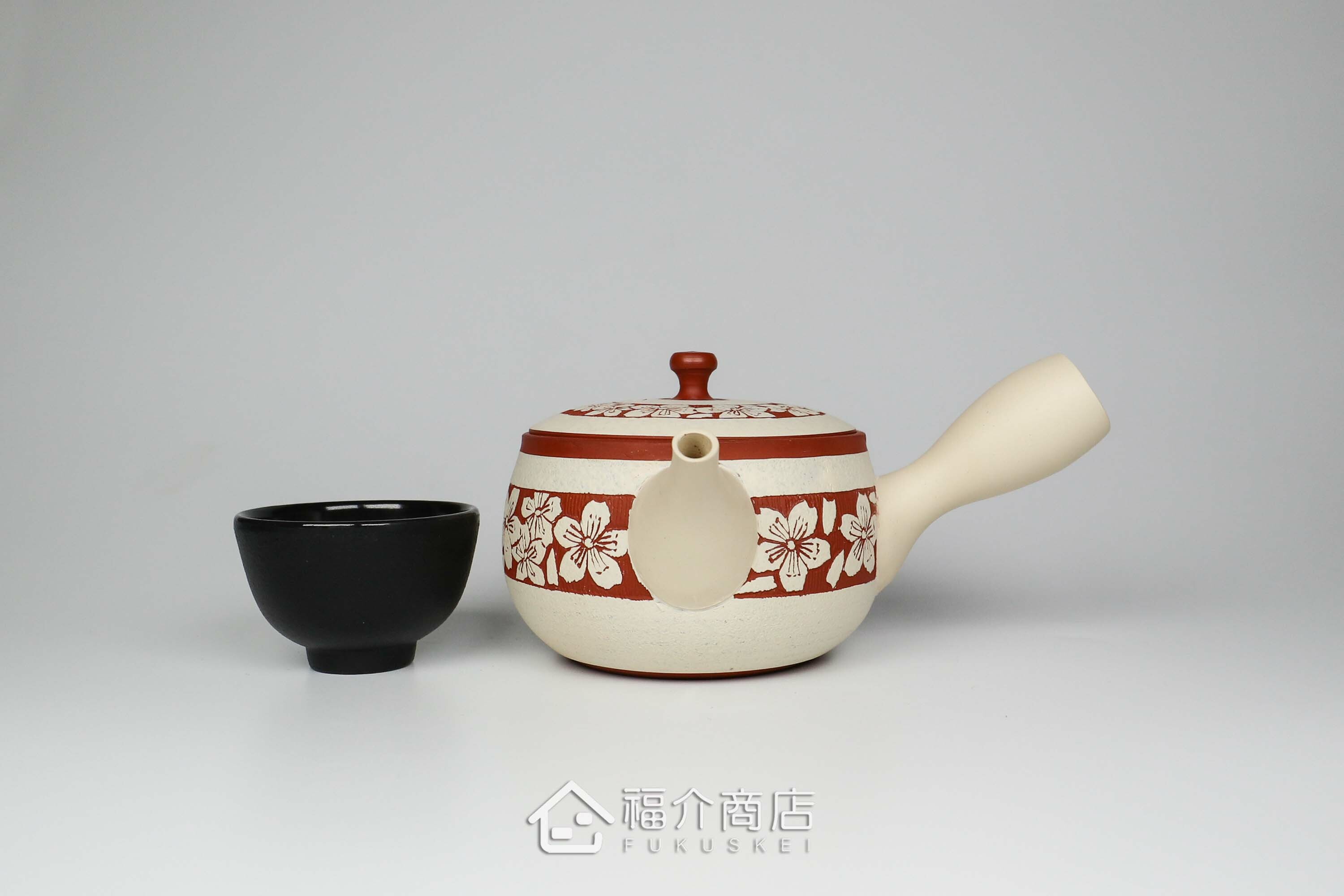 泡茶用的日本陶瓷茶壺