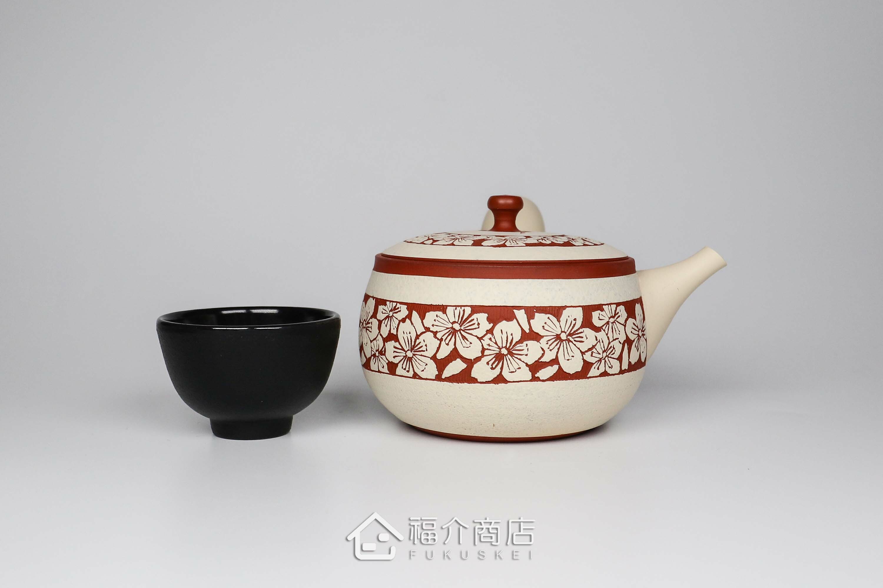 泡茶用的日本陶瓷茶壺