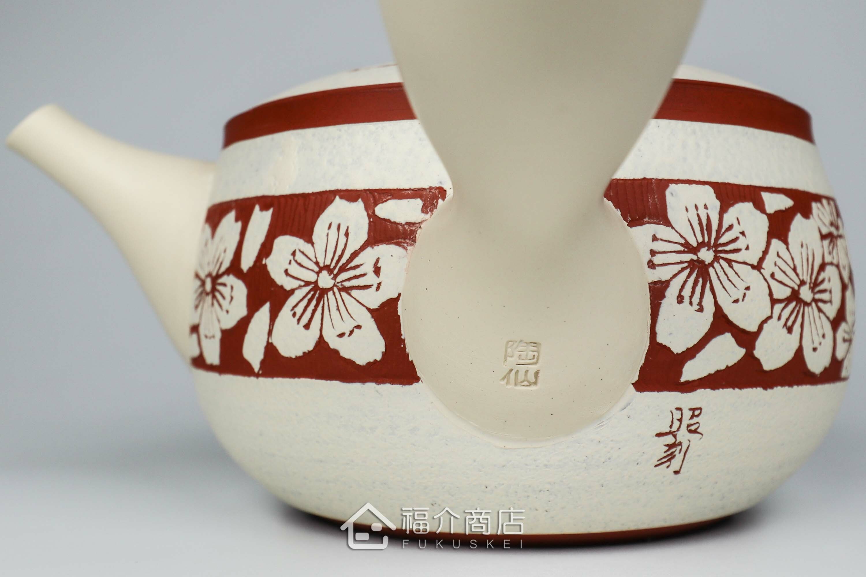 泡茶用的日本陶瓷茶壺