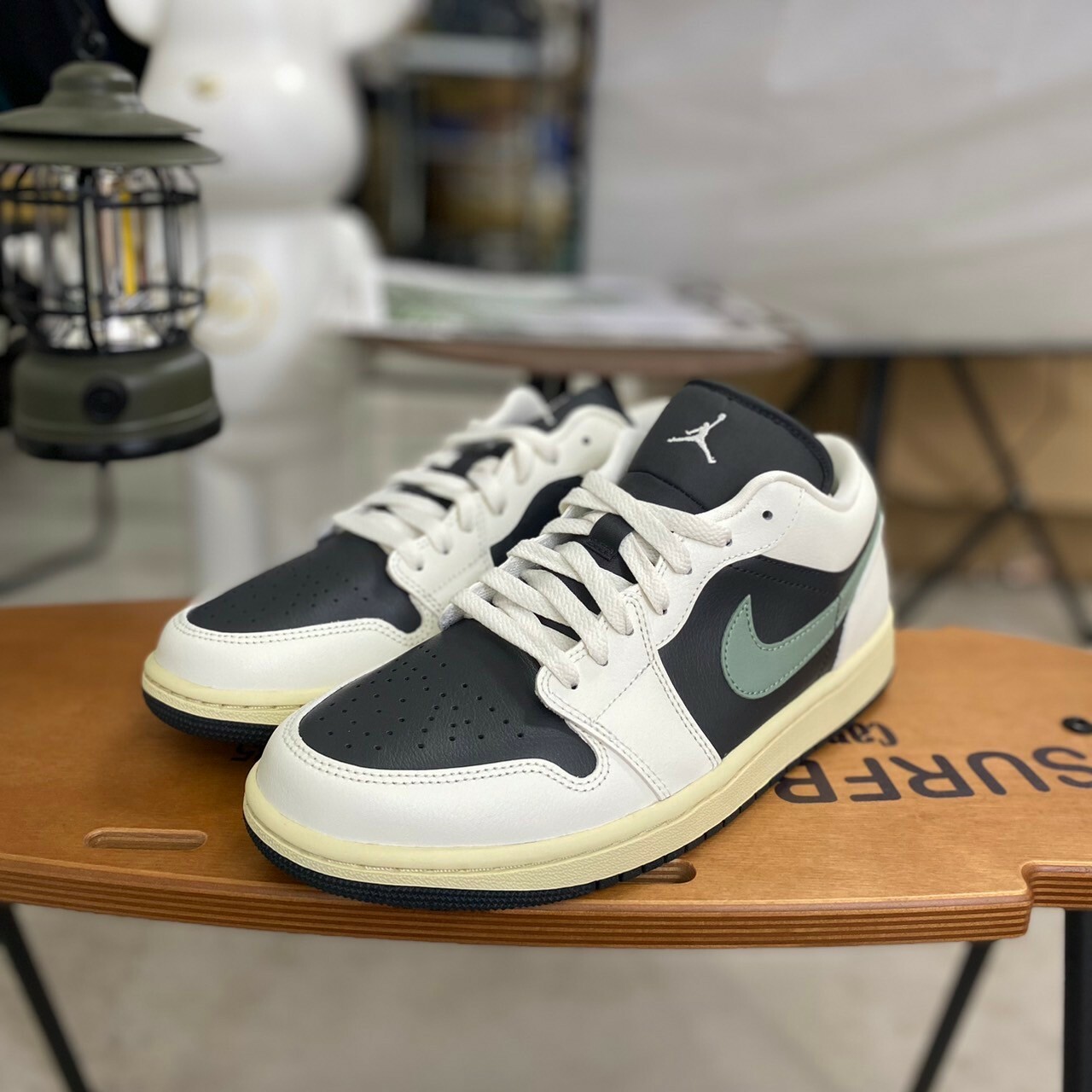 Nike Air Jordan 1 Low 煙燻翡翠 DC0774-001