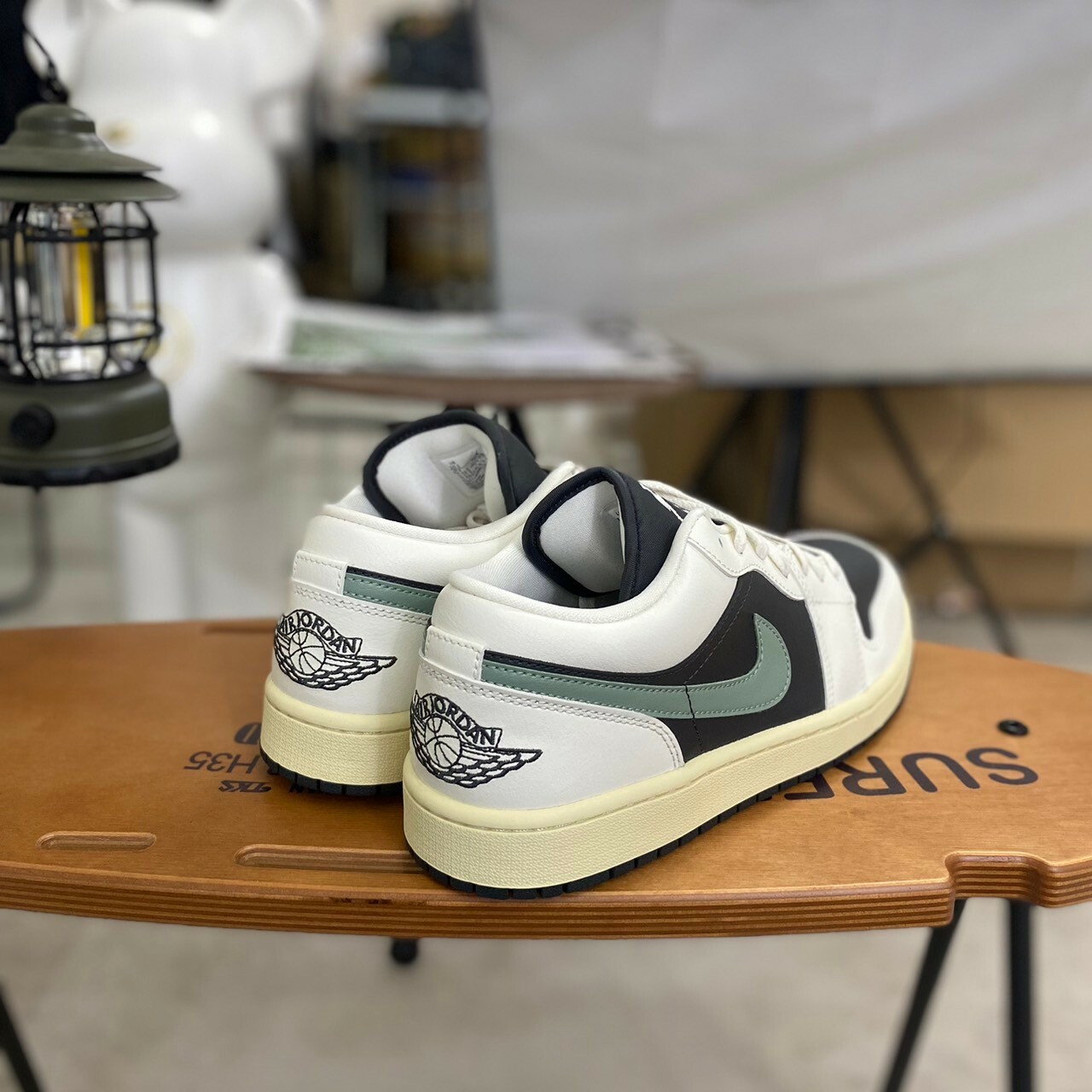 Nike Air Jordan 1 Low 煙燻翡翠 DC0774-001