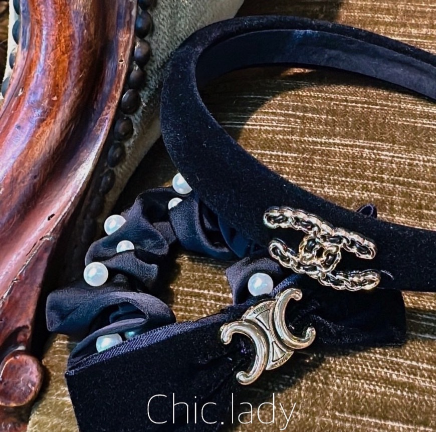 . claw clip | 鏈條小香絲絨髮箍