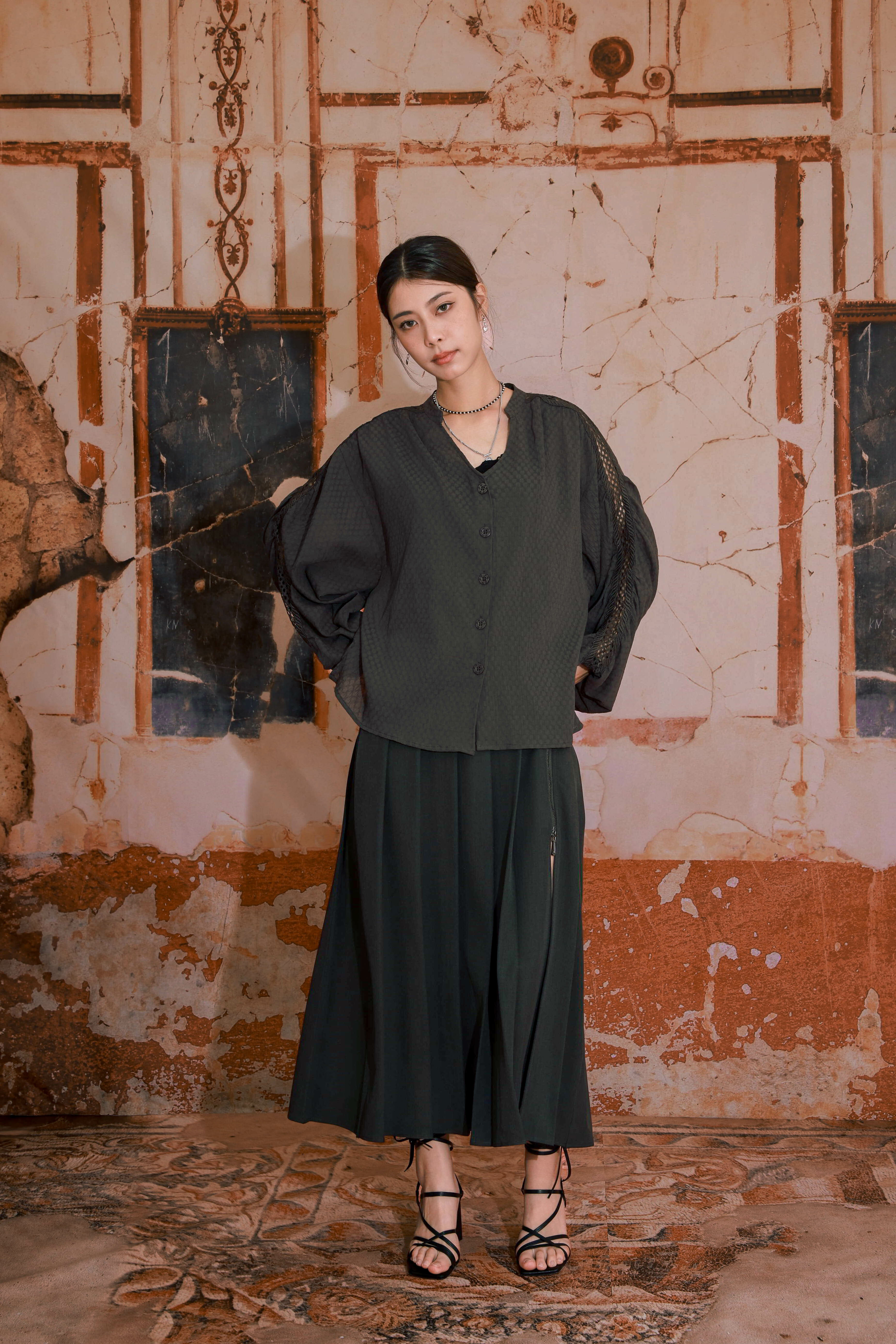 造型 823（上衣＋半截裙）