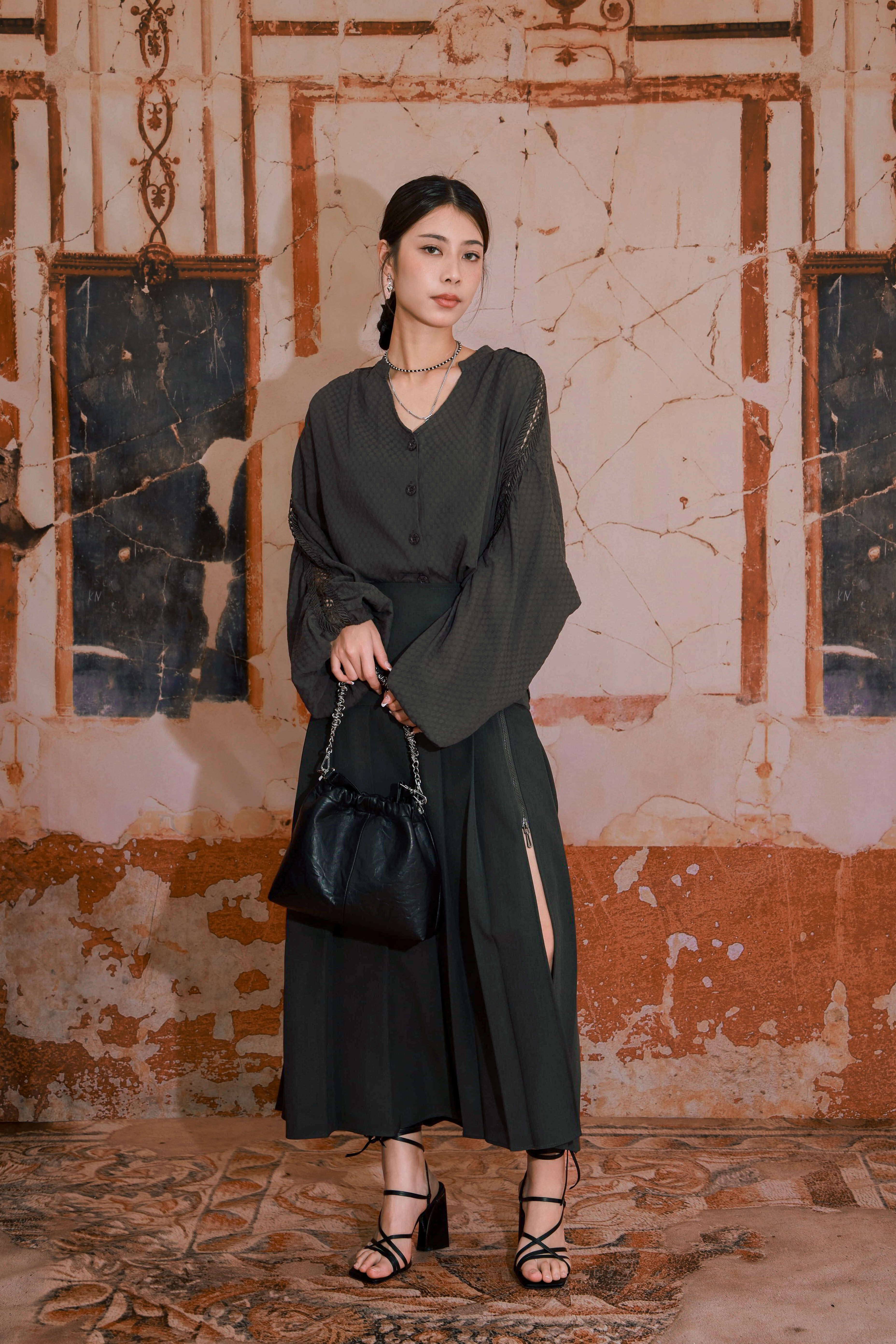 造型 823（上衣＋半截裙）