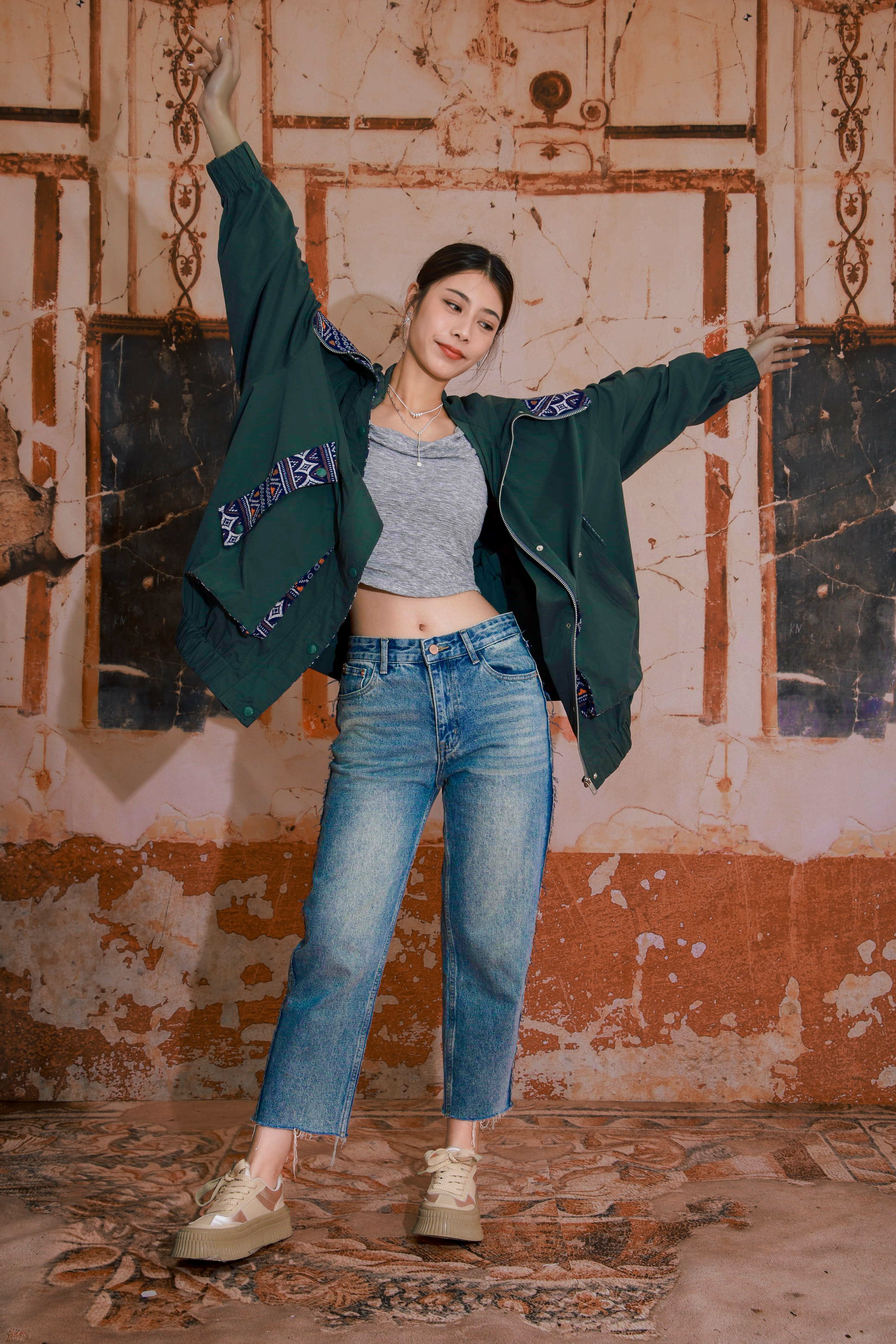 造型 826（外套＋上衣＋牛仔褲）