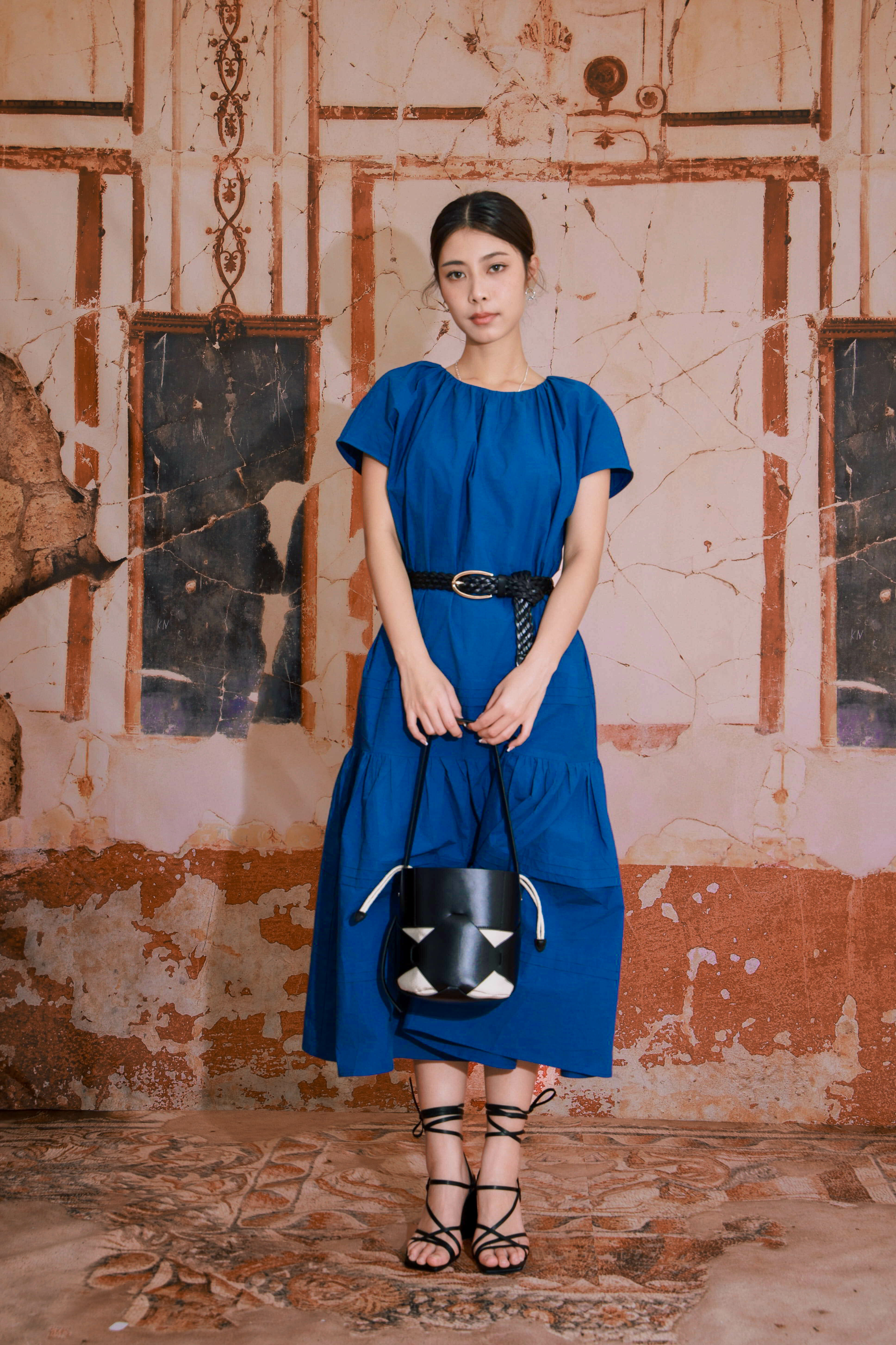 造型 828（連身裙＋皮帶）