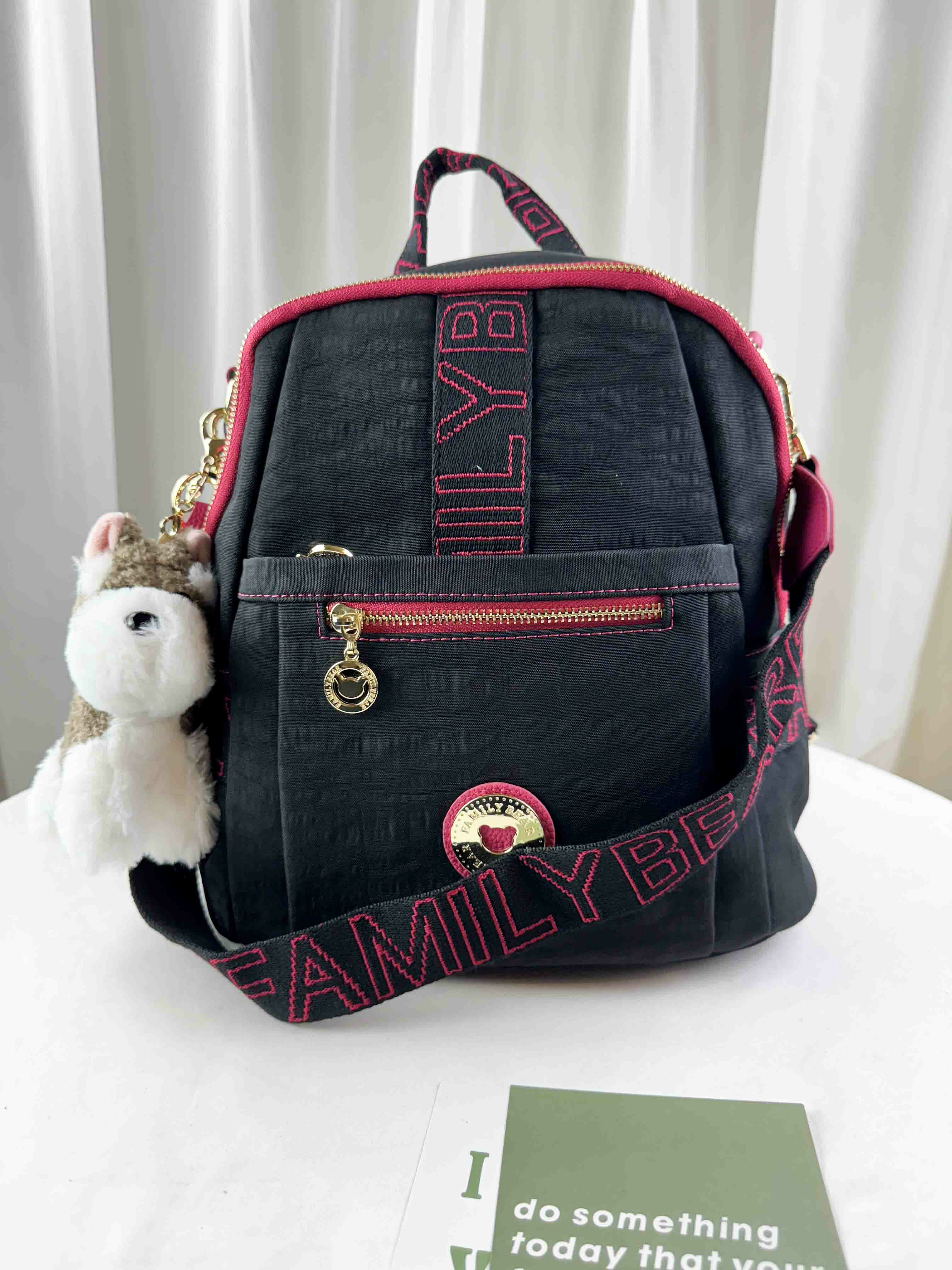 FamilyBear 黑桃織帶防潑水肩背包 / 側背包 附兔兔吊飾 #2649