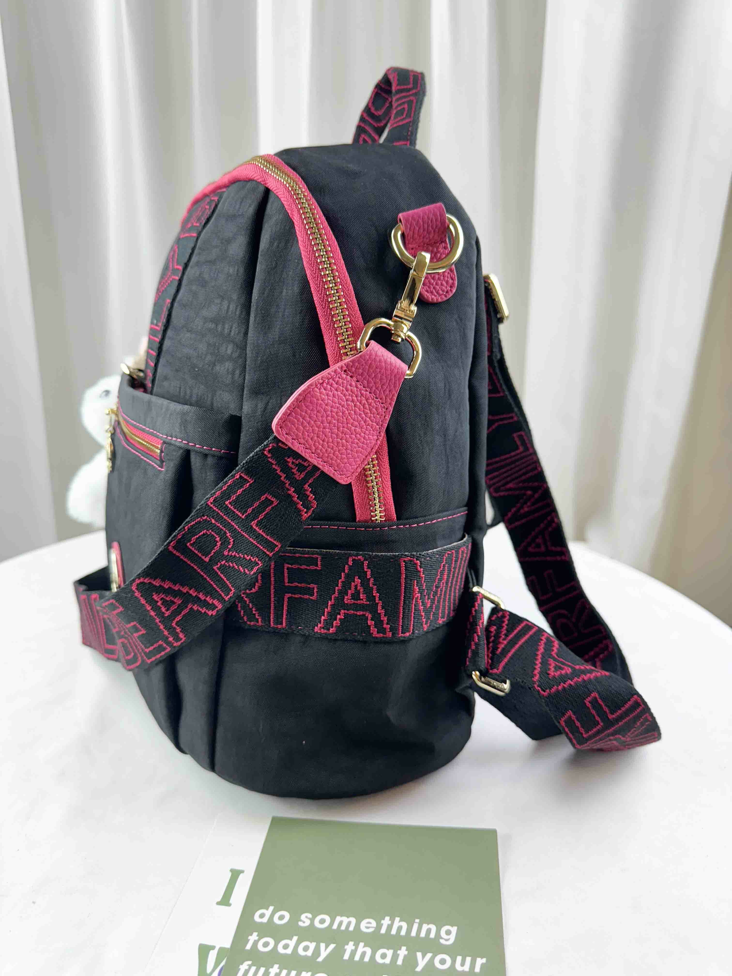 FamilyBear 黑桃織帶防潑水肩背包 / 側背包 附兔兔吊飾 #2649