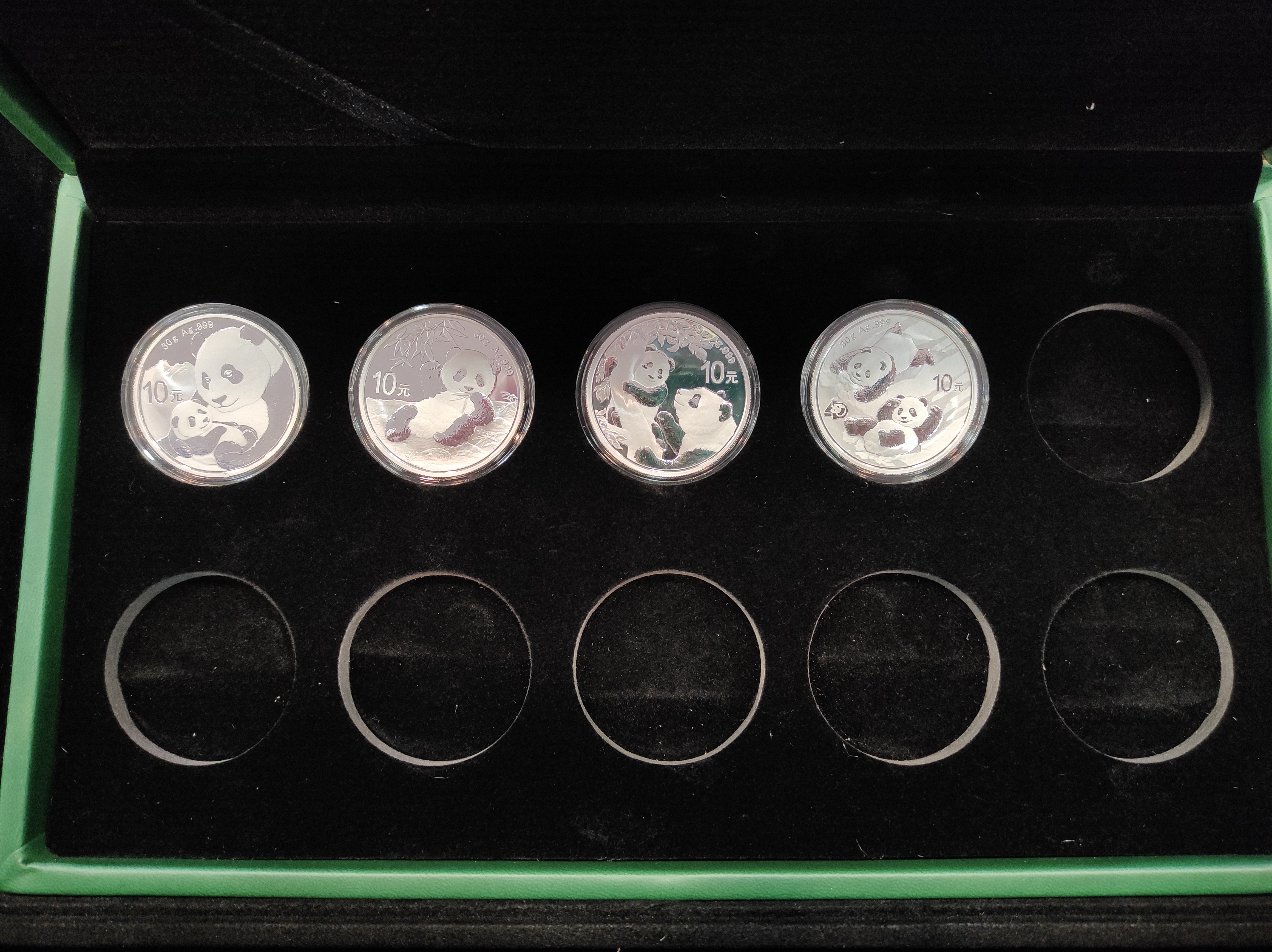 2019-2028最新十年熊貓銀幣經典套裝（2019-2022 4V）