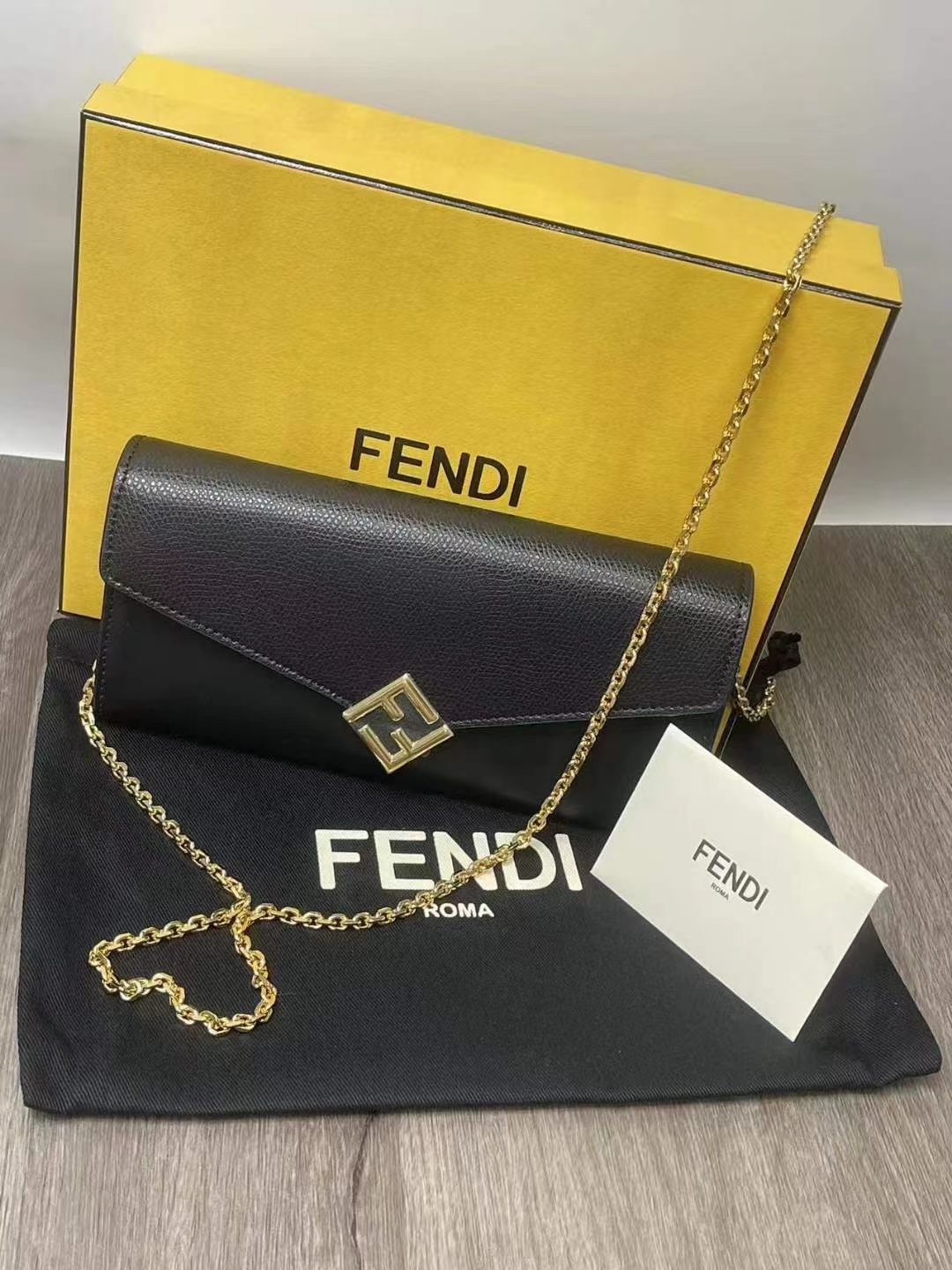 Fendi 斜孭鏈條 -M