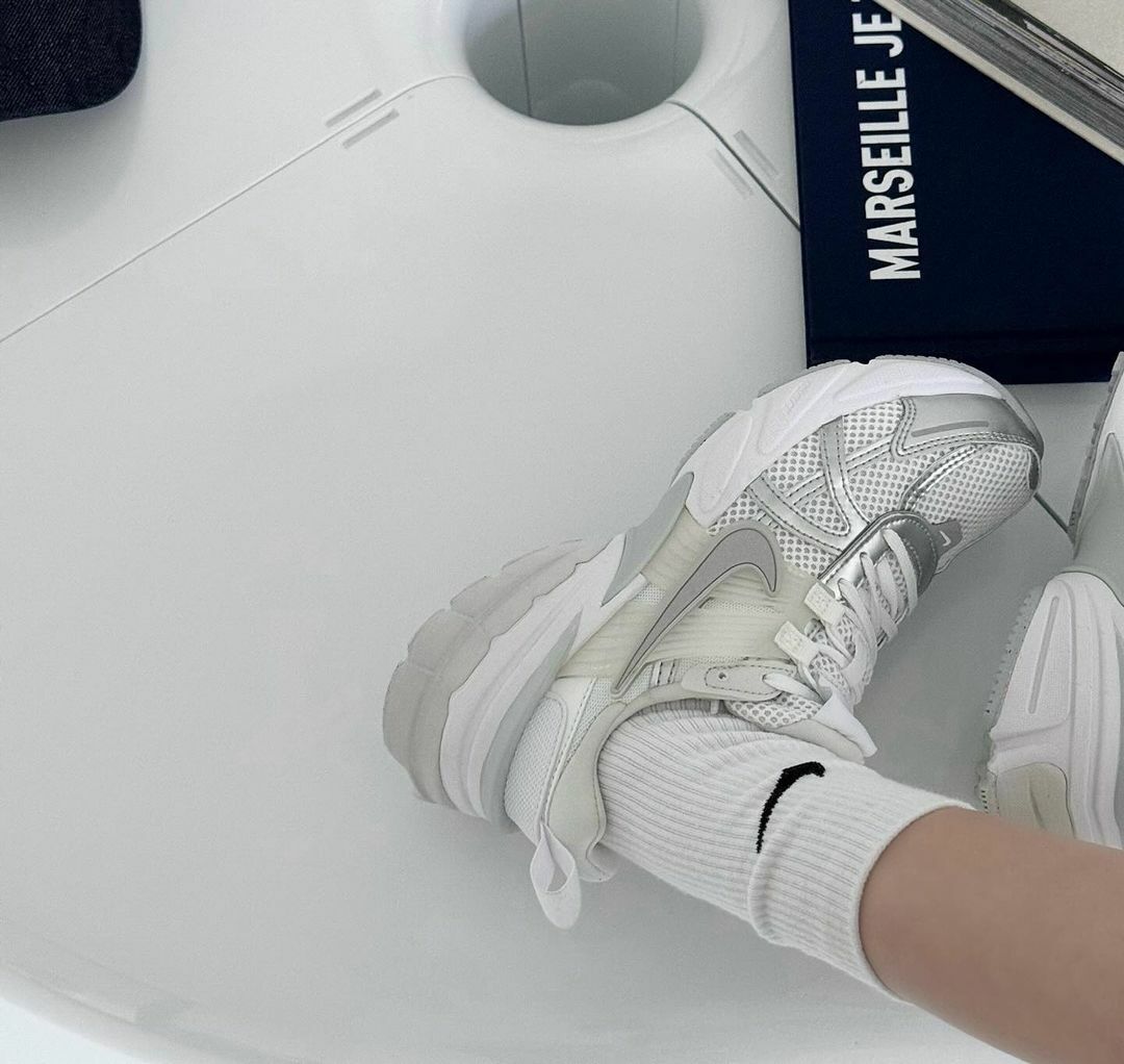 Nike V2K Run 白銀 千禧風 復古 慢跑鞋 FD0736-104