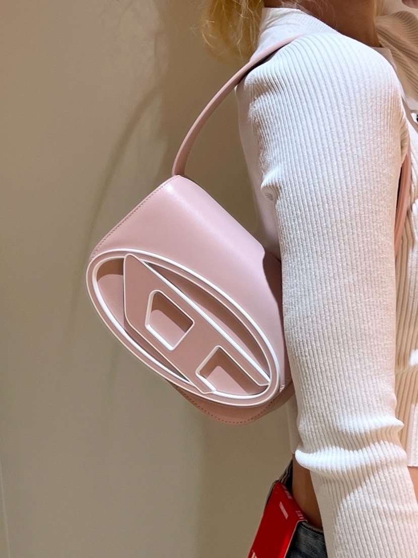 DIESEL 叮噹包 腋下包 單肩包 大號 女款 黑色 白色 銀色 櫻花粉新色🎀