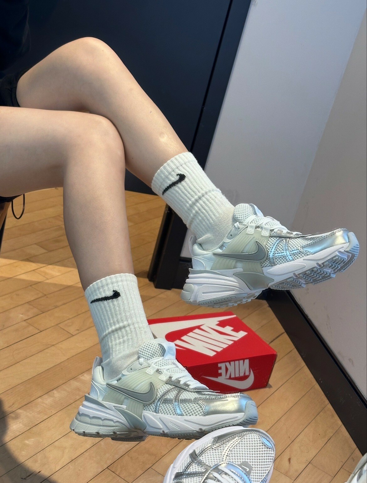 【逢甲FUZZY】W Nike V2K Run 白銀 FD0736-104