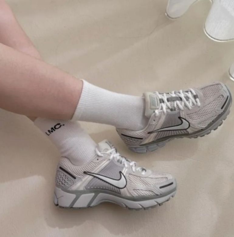 【Luxury】限時特價 Nike Zoom Vomero 5 SE 燕麥灰藍 FZ3653-104 復古老爹鞋 慢跑休閒鞋