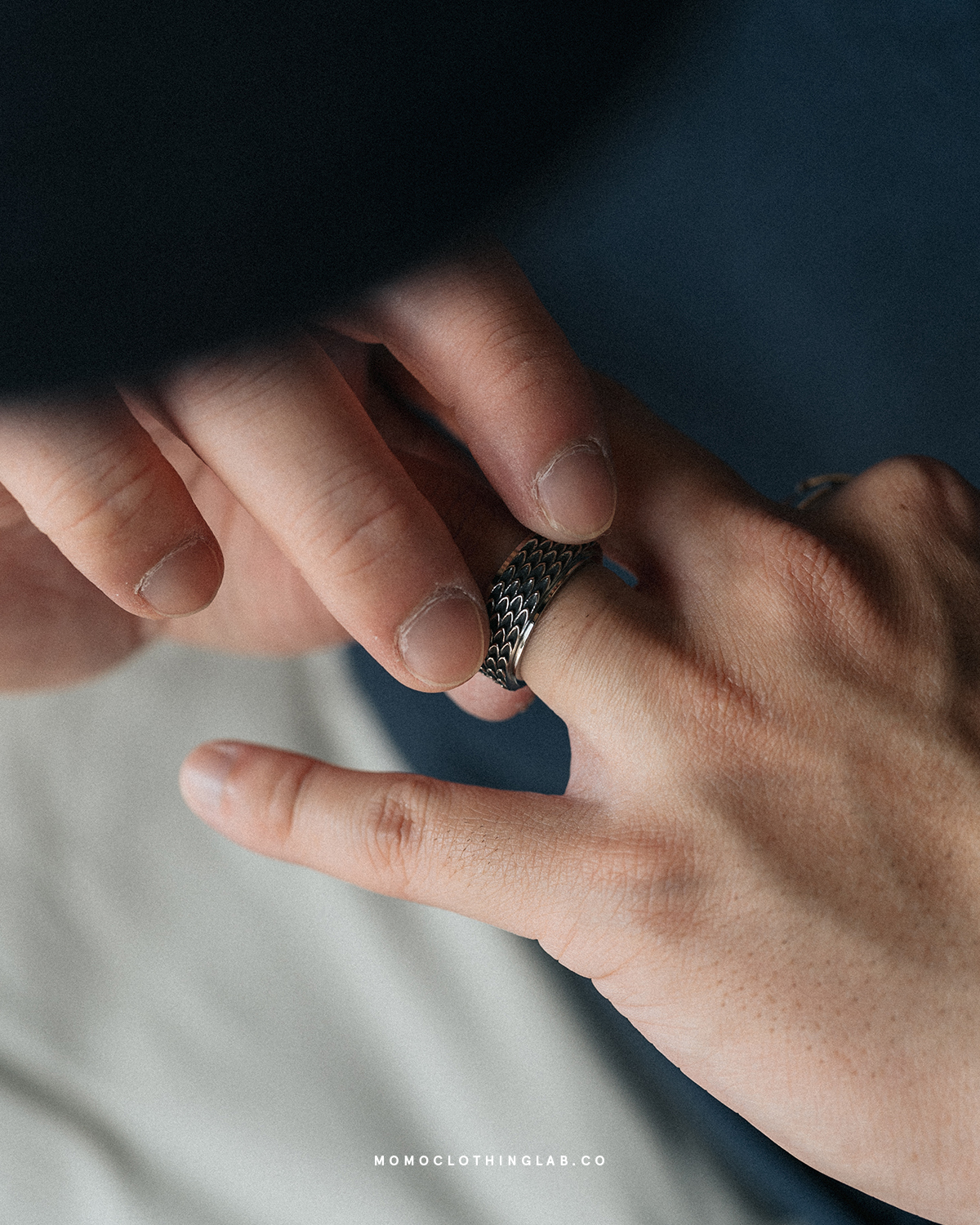 #現貨 (ACCR542) 鋼戒 龍鱗復古旋轉戒