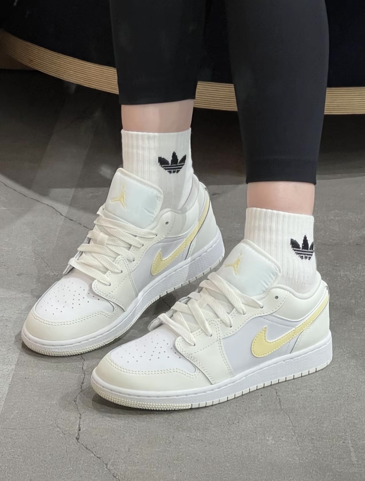 Nike Air Jordan 1 Low AJ1 檸檬香草 米白色 皮革 女款 FV8486-181/預購