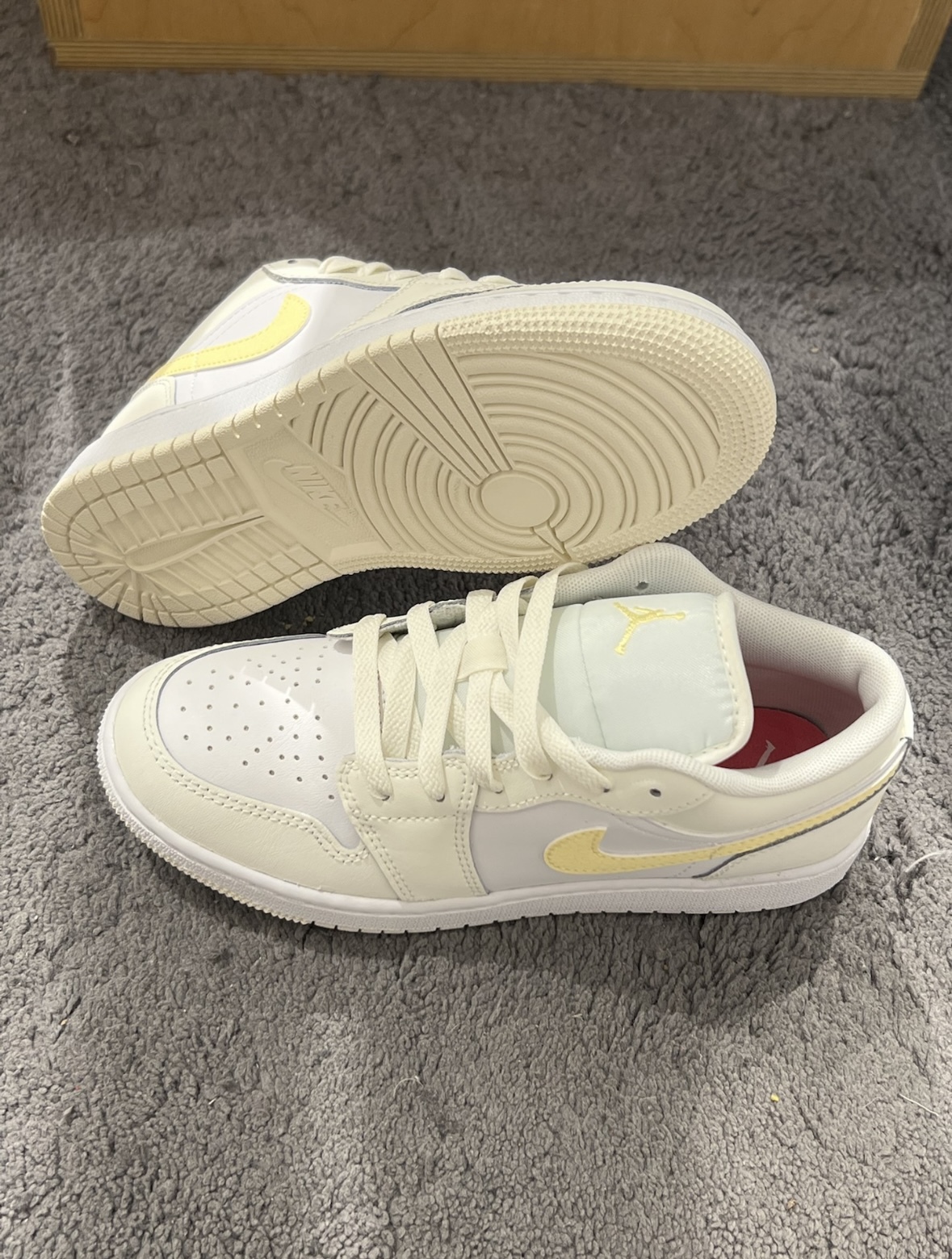 Nike Air Jordan 1 Low AJ1 檸檬香草 米白色 皮革 女款 FV8486-181/預購