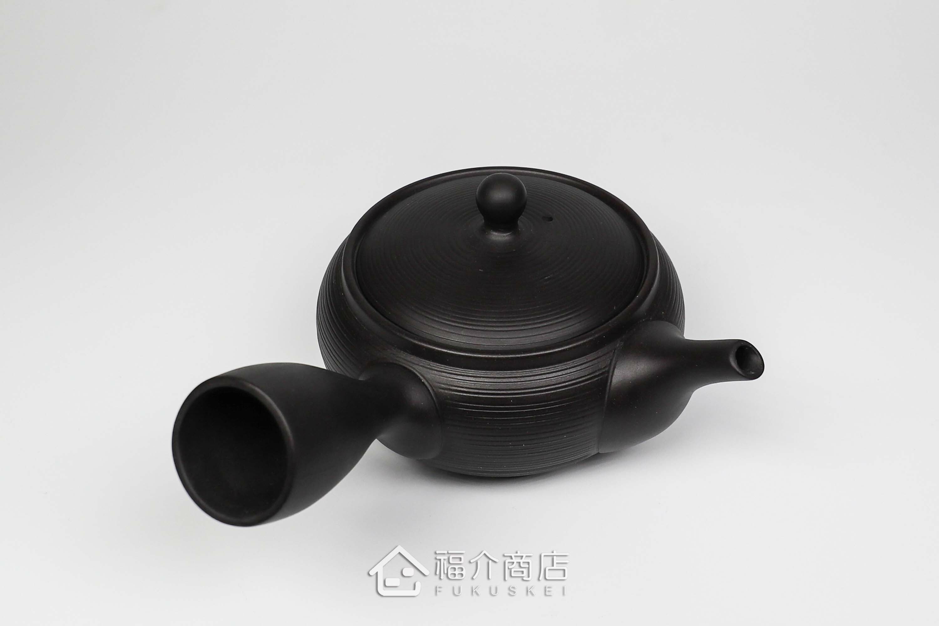 泡茶用的日本陶瓷茶壺