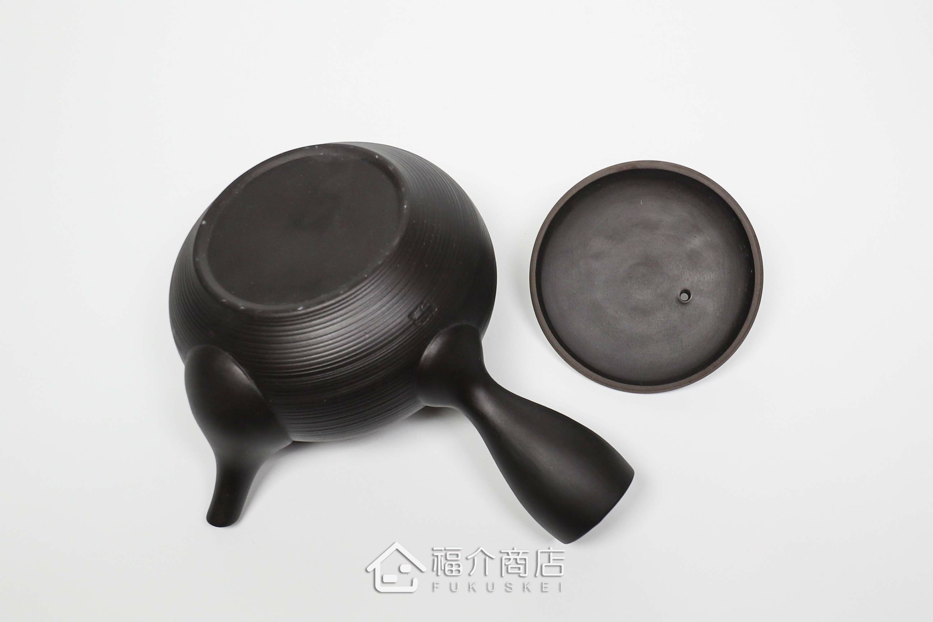 泡茶用的日本陶瓷茶壺