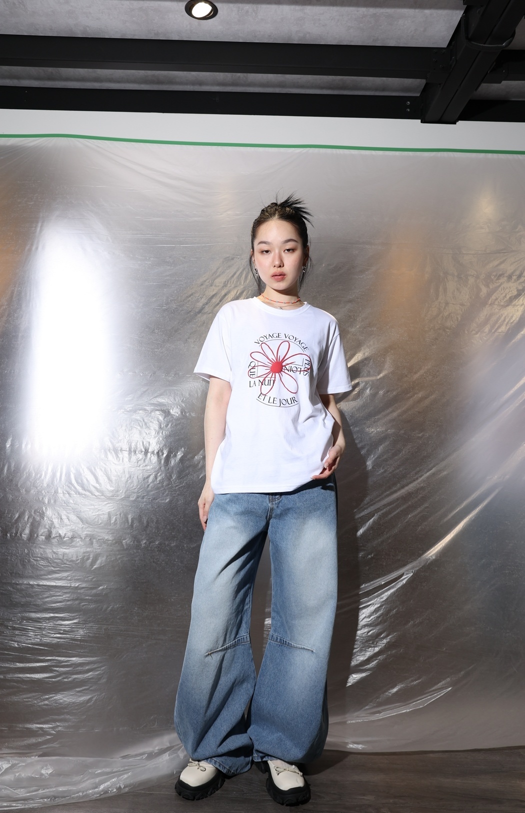 紅色小花英字短踢