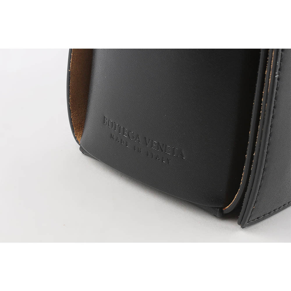 【BOTTEGA VENETA】Arco 小牛皮六格編織大款斜背包(黑色) 618793 VB1K0 1229