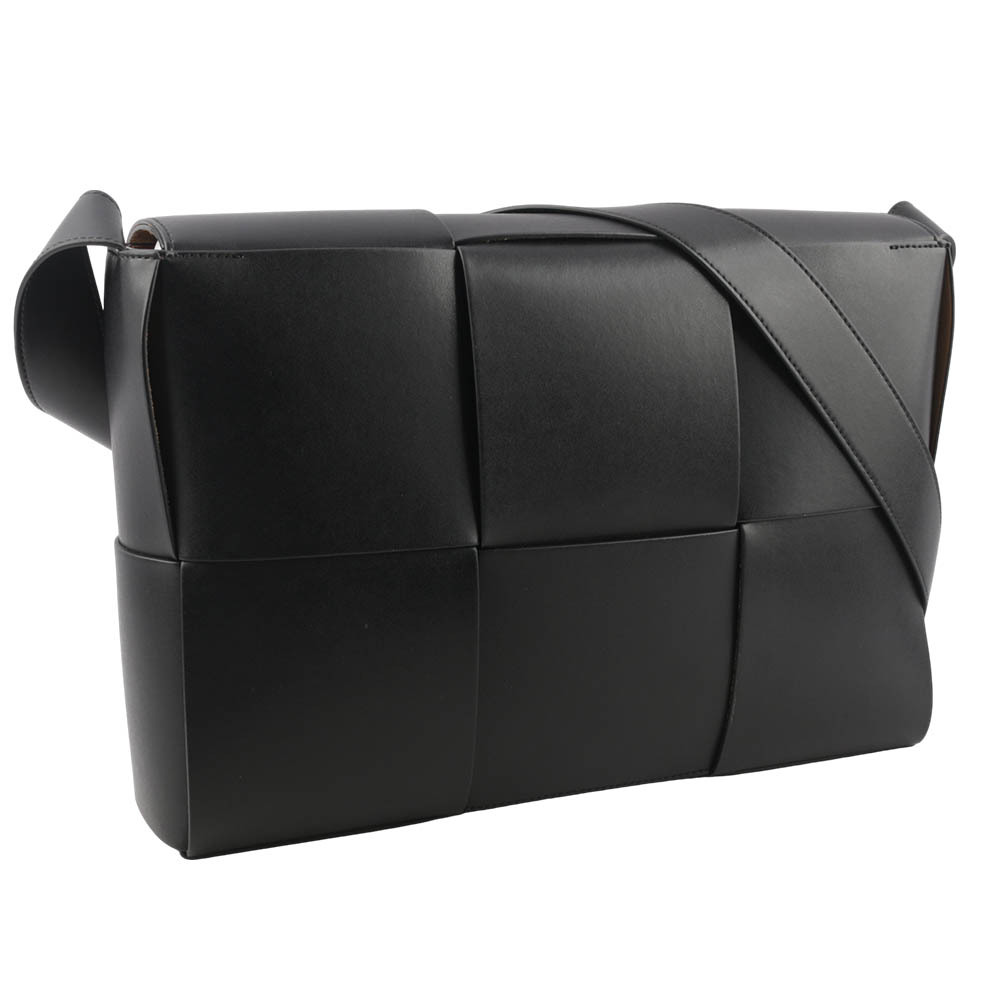【BOTTEGA VENETA】Arco 小牛皮六格編織大款斜背包(黑色) 618793 VB1K0 1229
