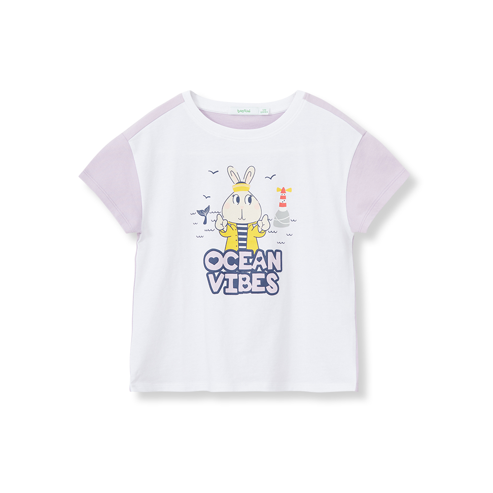 圓領短袖圖案 T 恤