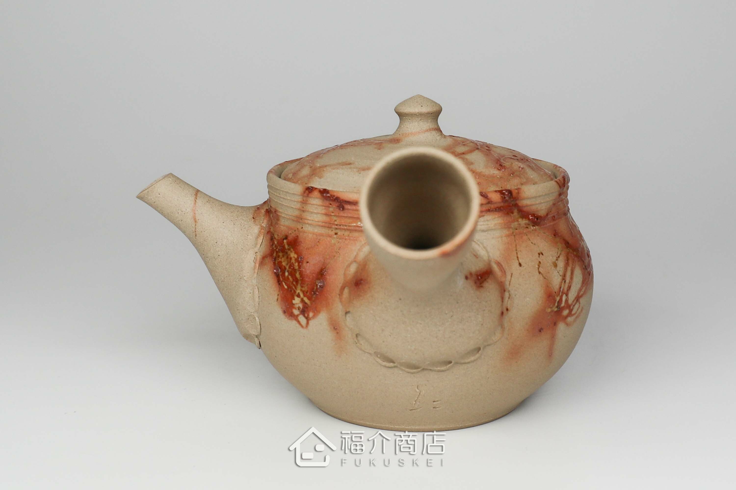 泡茶用的日本陶瓷茶壺