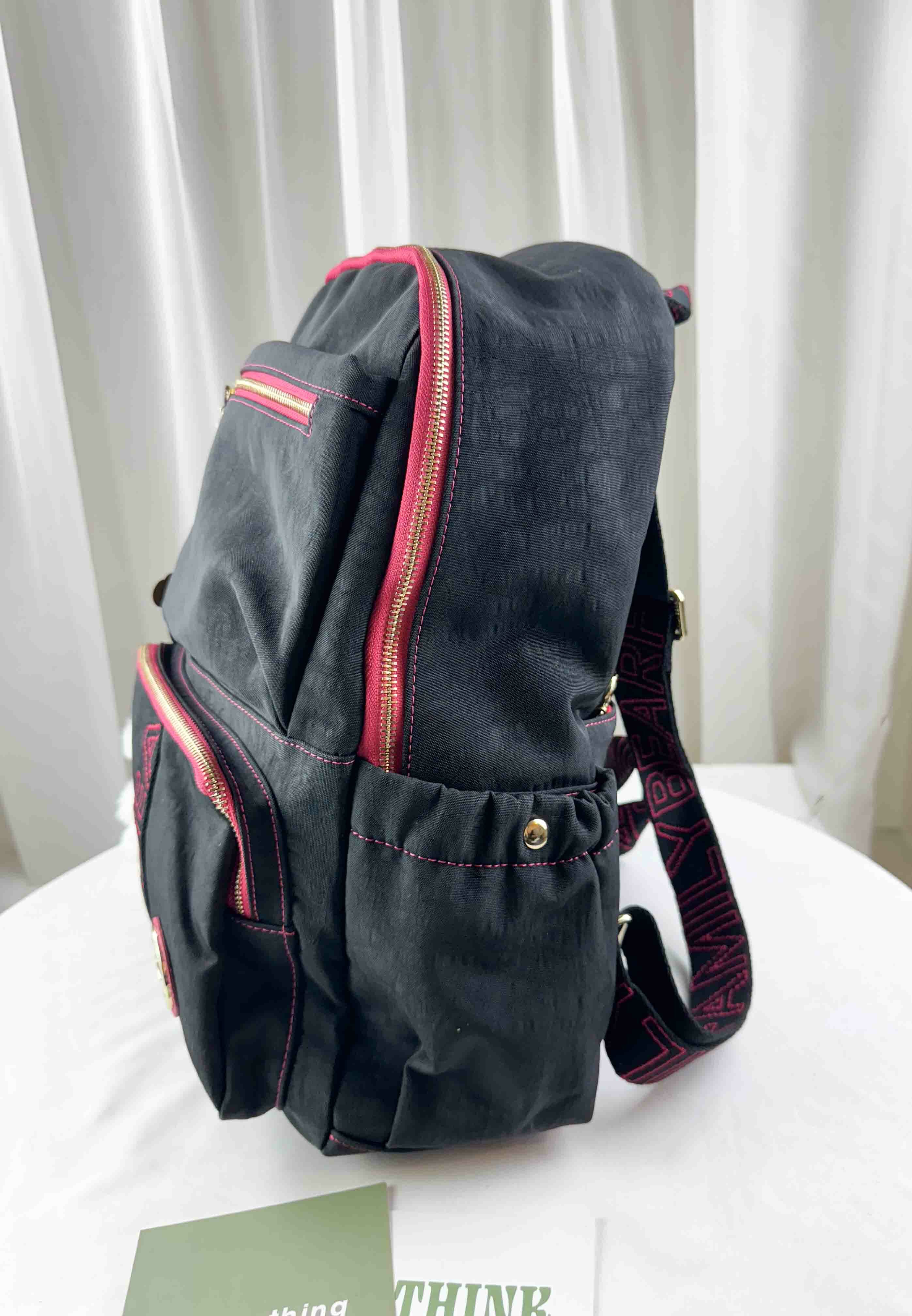 FamilyBear 黑桃織帶防潑水後背包 附兔兔吊飾 #2627