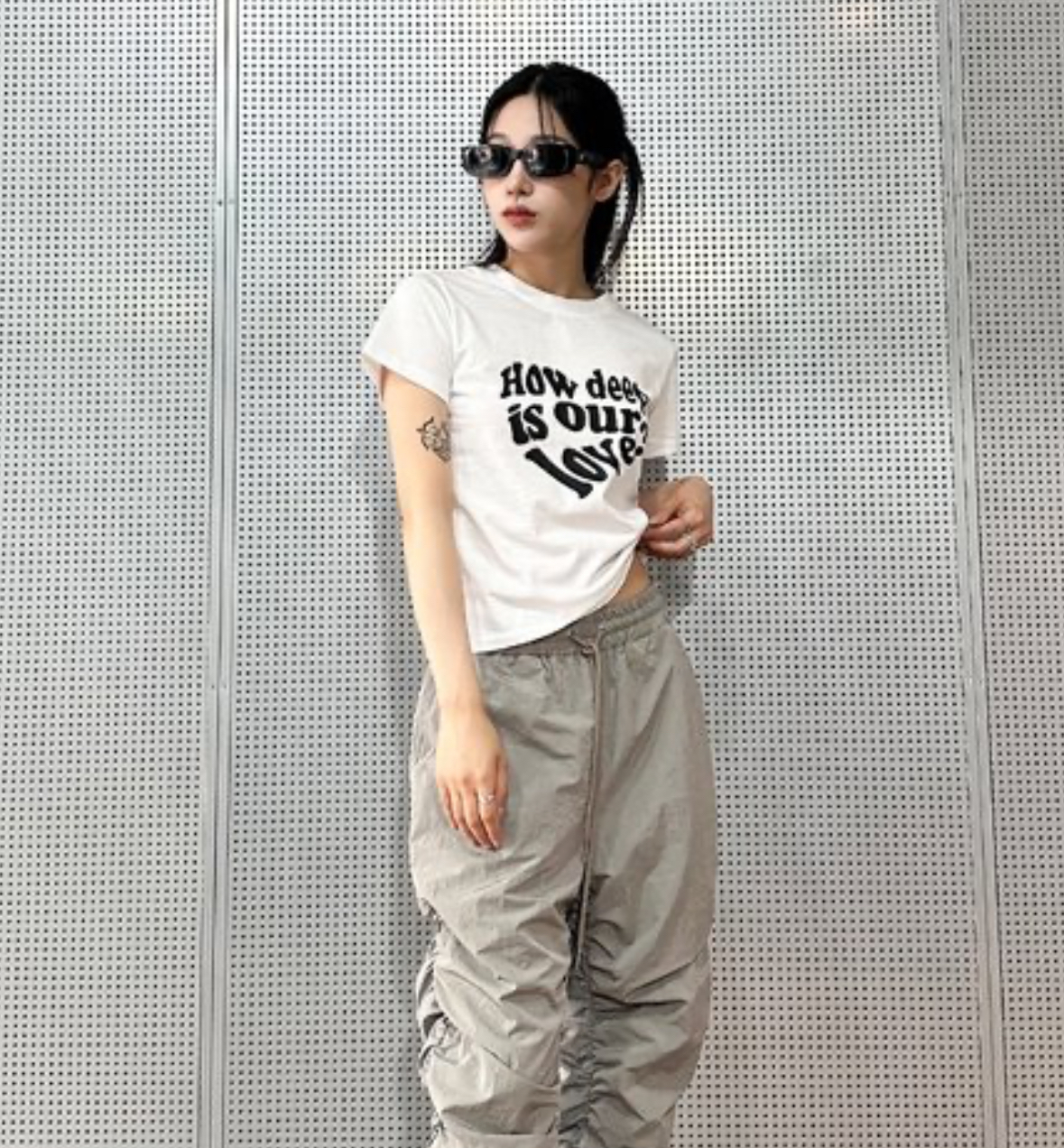 韓國連線🇰🇷Luv is true 愛心短袖 白底黑字 黑底粉字 2色/預購